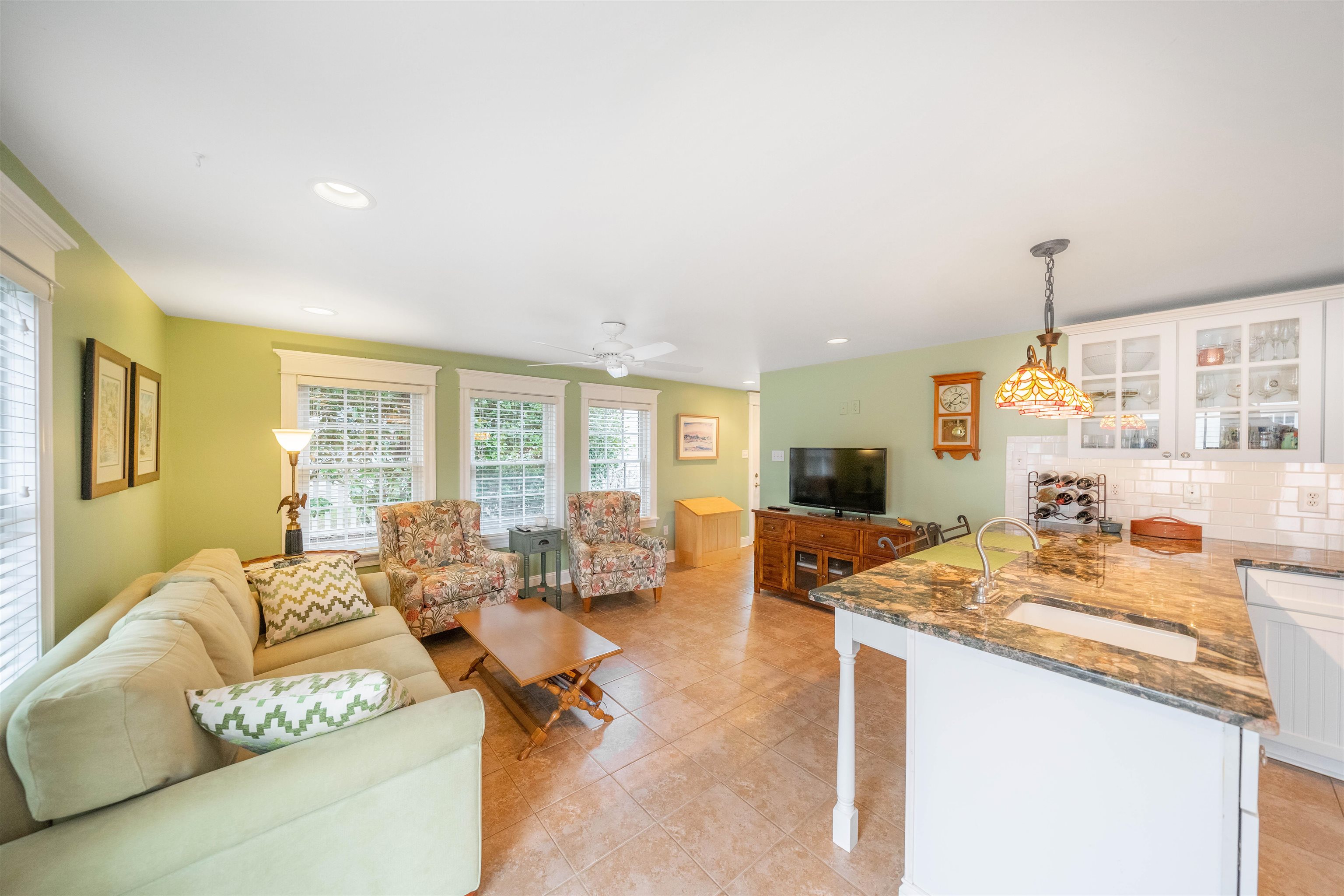 https://cdnparap40.paragonrels.com/ParagonImages/Property/P4/CAPEMAY/250570/7/0/0/b996e0115dfc38506da3dd41e752bdf8/1/f09693e76b200232cc9bc4d4dd4746a9/250570-4d79b92e-ff0d-465e-adc3-b8df210a674f.JPG