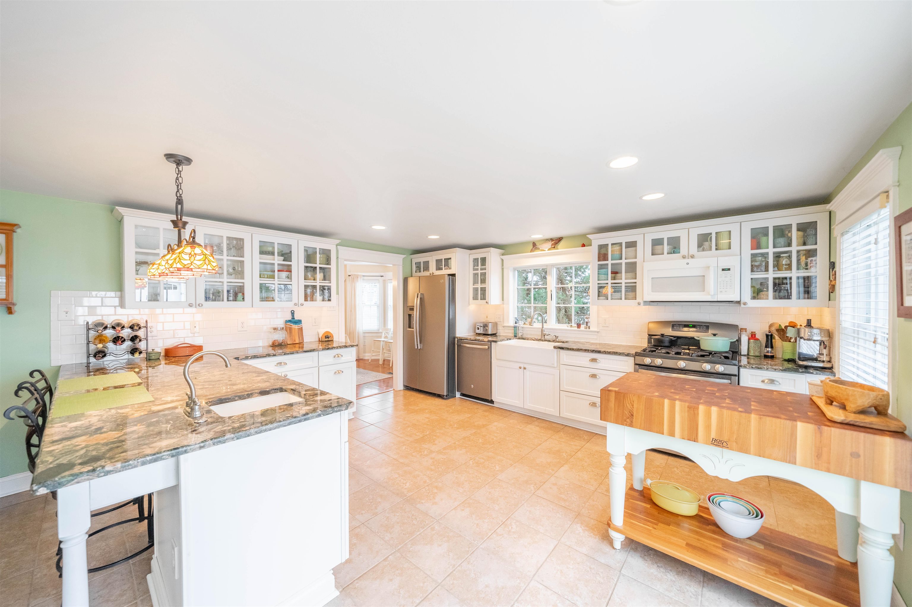 https://cdnparap40.paragonrels.com/ParagonImages/Property/P4/CAPEMAY/250570/8/0/0/b16487a62ddf6f891825d9811e551408/1/f09693e76b200232cc9bc4d4dd4746a9/250570-791957ba-dd5e-4492-803d-4edeb4643bc3.JPG
