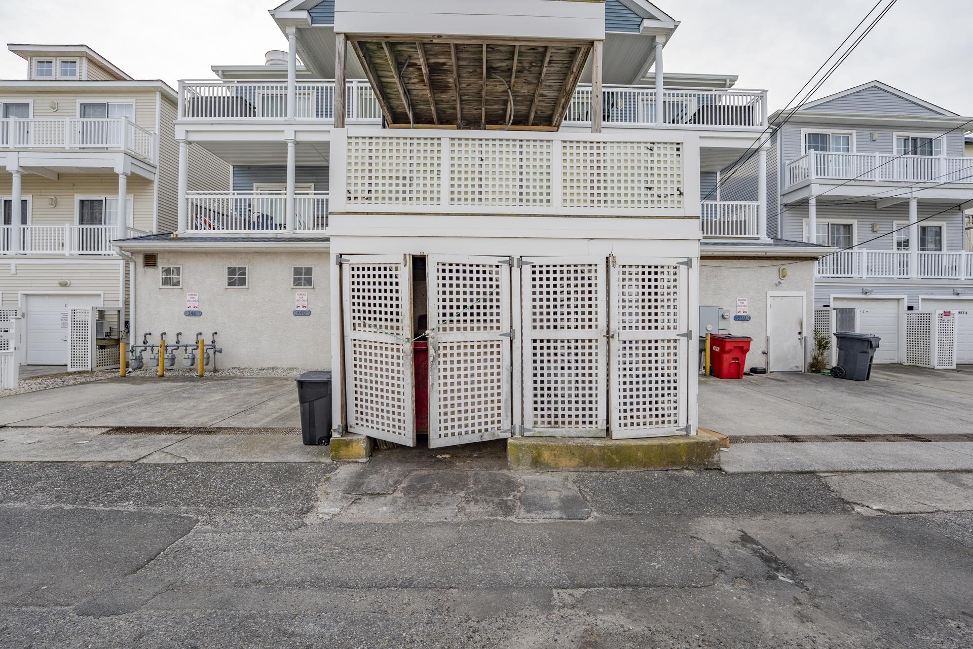 1340 Asbury Avenue - Picture 45