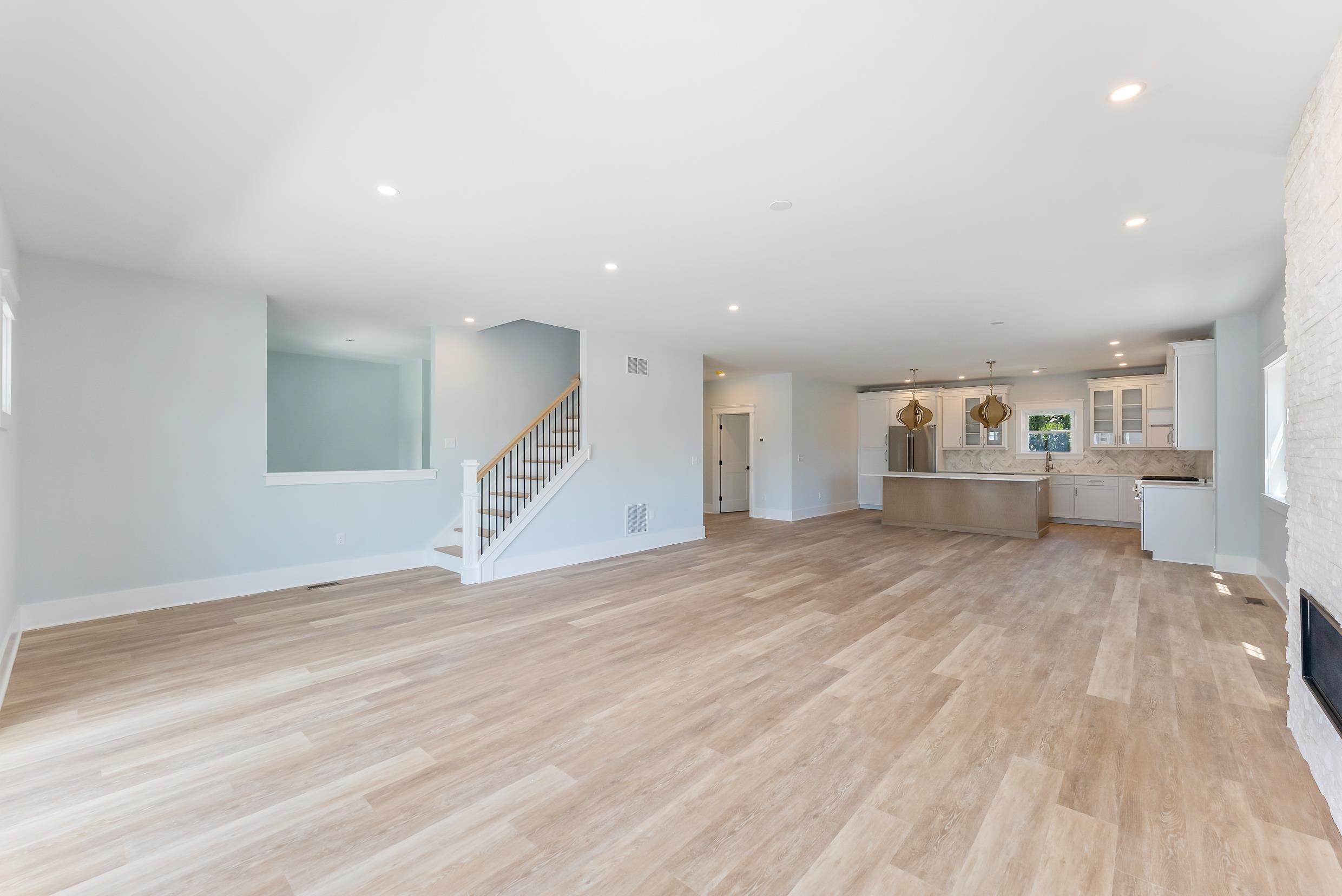 301 W 1st Avenue
