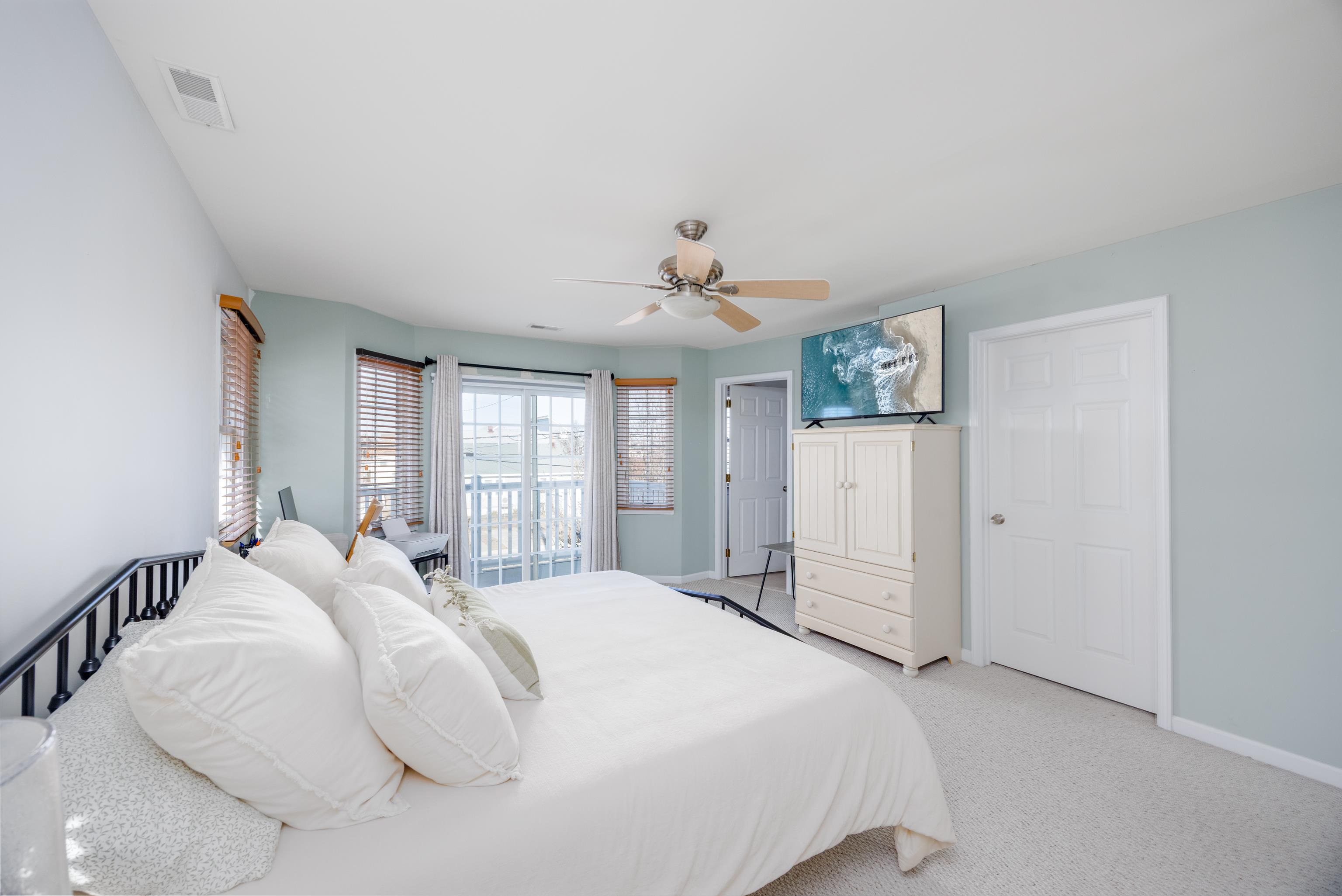 140 W Cresse Avenue