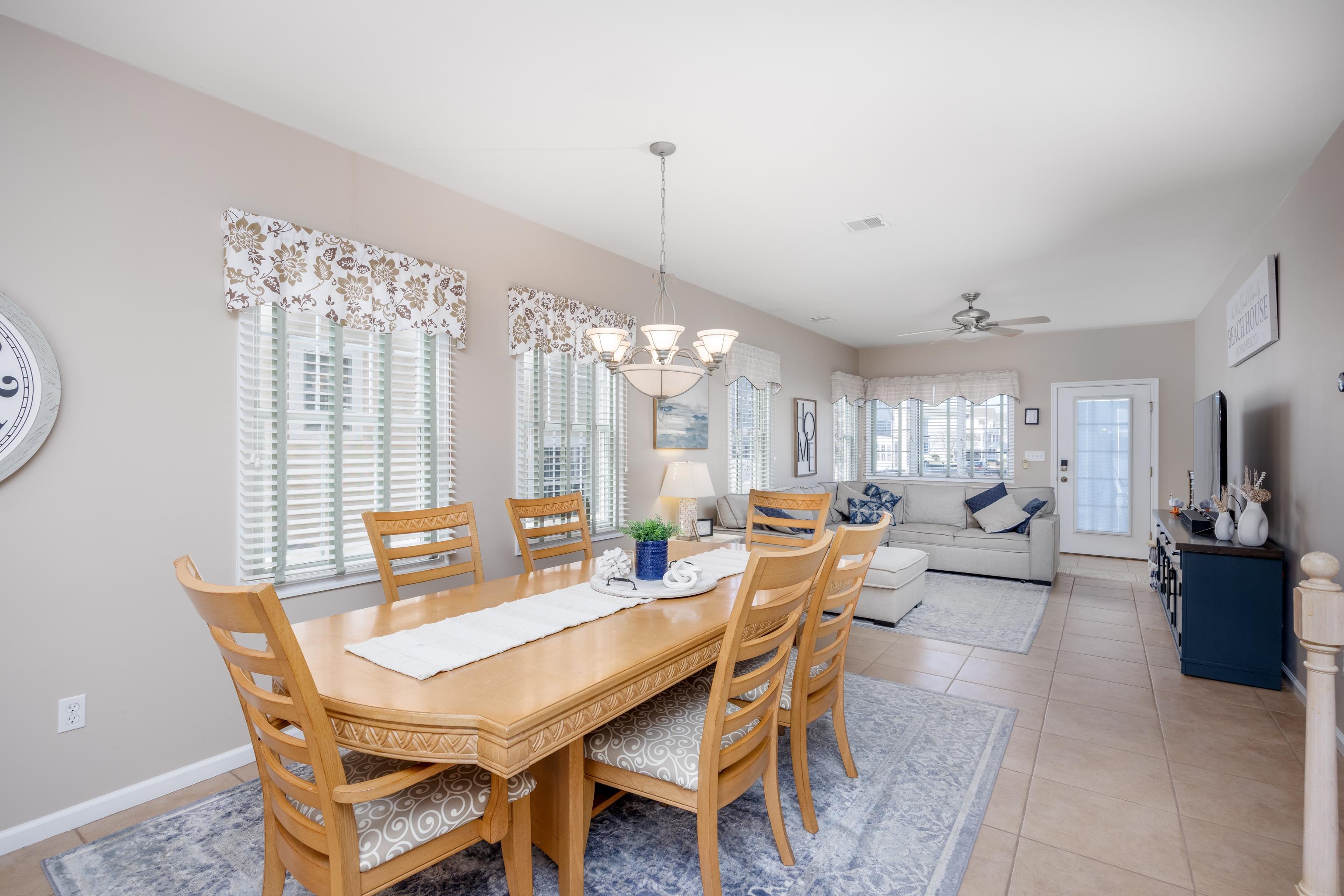 140 W Cresse Avenue