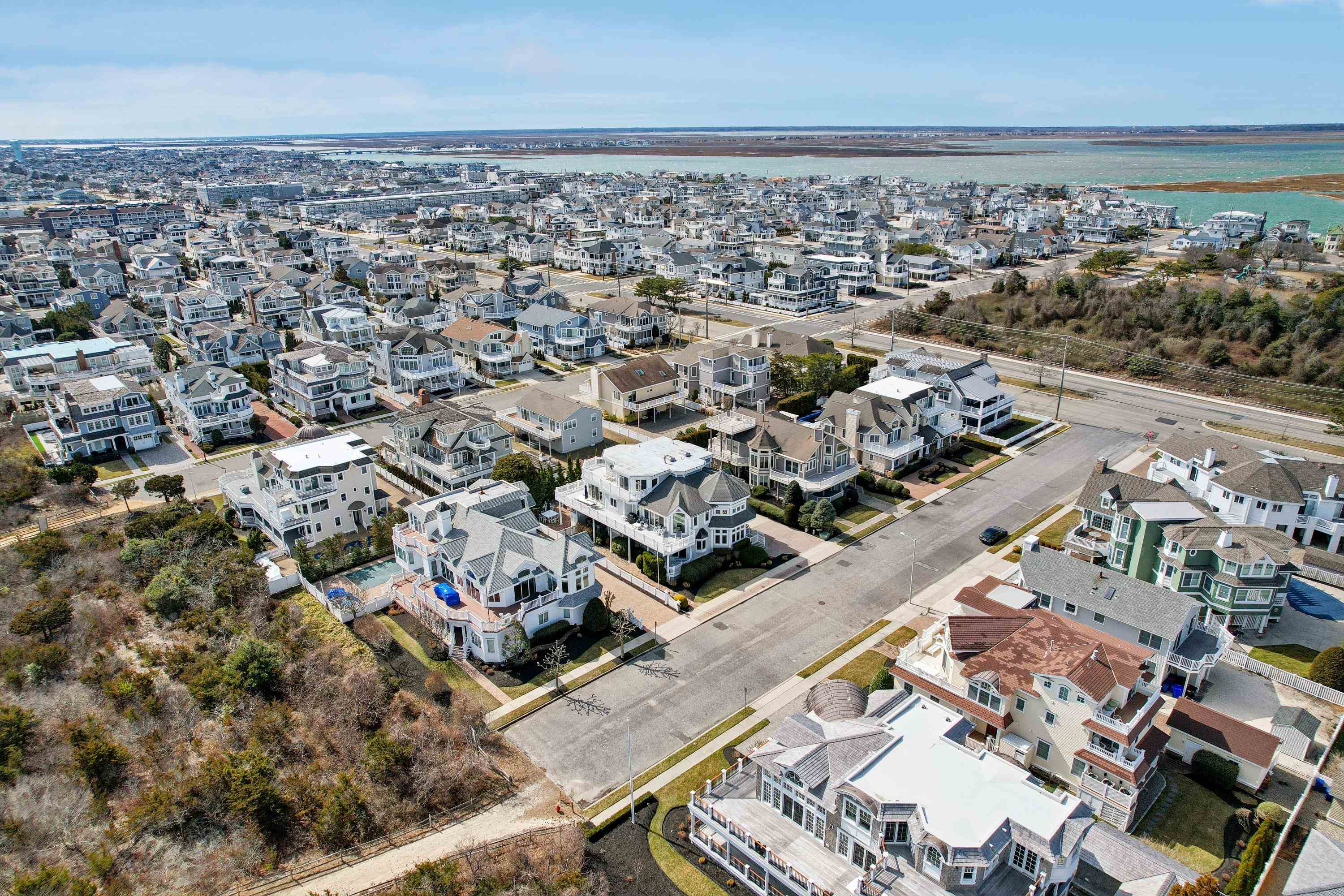 https://cdnparap40.paragonrels.com/ParagonImages/Property/P4/CAPEMAY/250678/11/0/0/8bf0575ddb958771d8923fa31633cc85/1/1f0316445f1d4a4ecbff31827a270715/250678-aa788b28-c70f-4107-9dbf-404a43c57a82.JPG