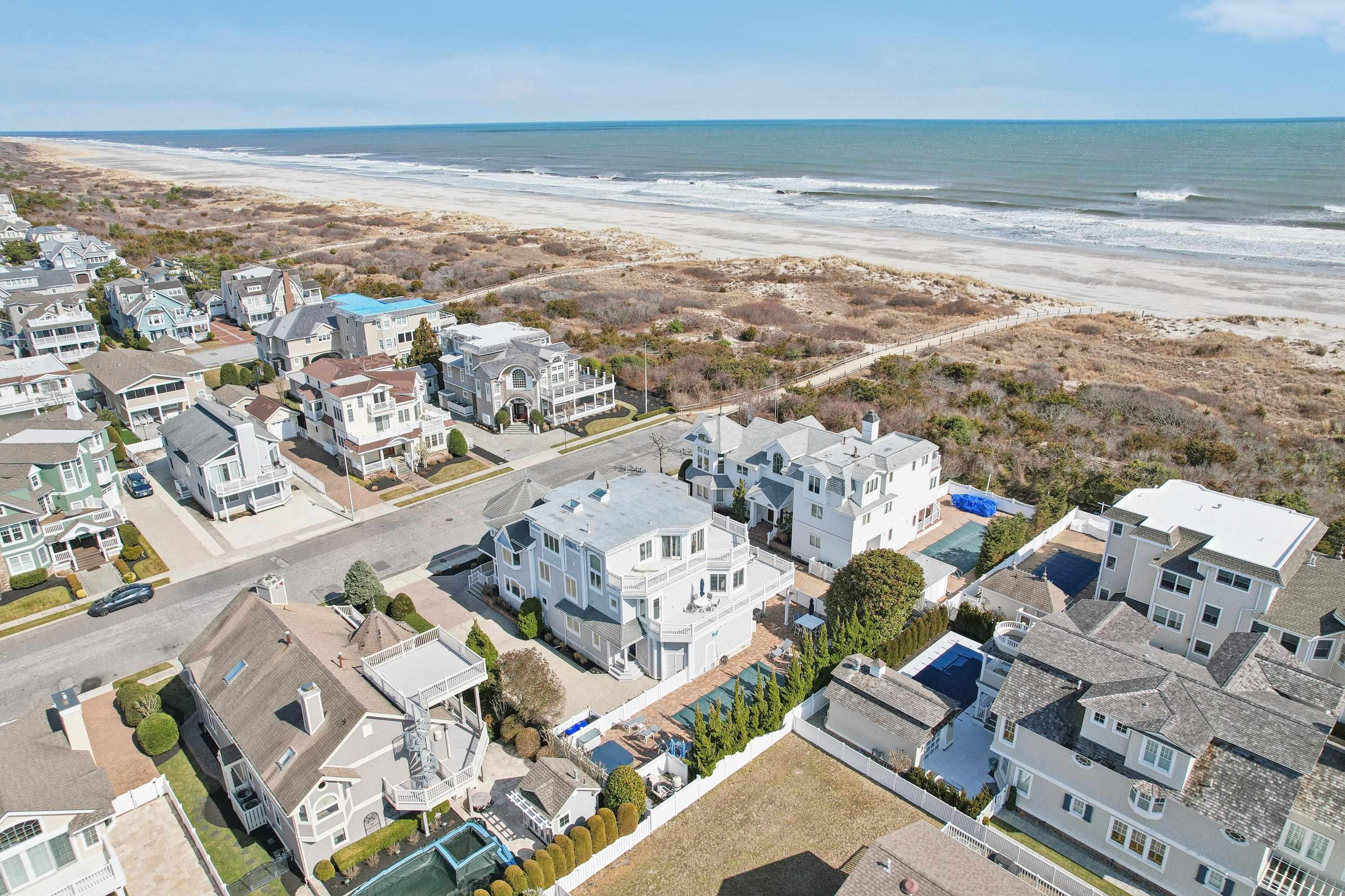 https://cdnparap40.paragonrels.com/ParagonImages/Property/P4/CAPEMAY/250678/5/0/0/b46528276638fa2d7884b49017c4d255/1/1f0316445f1d4a4ecbff31827a270715/250678-b80a1422-8cae-402b-998a-f1407c510f53.JPG