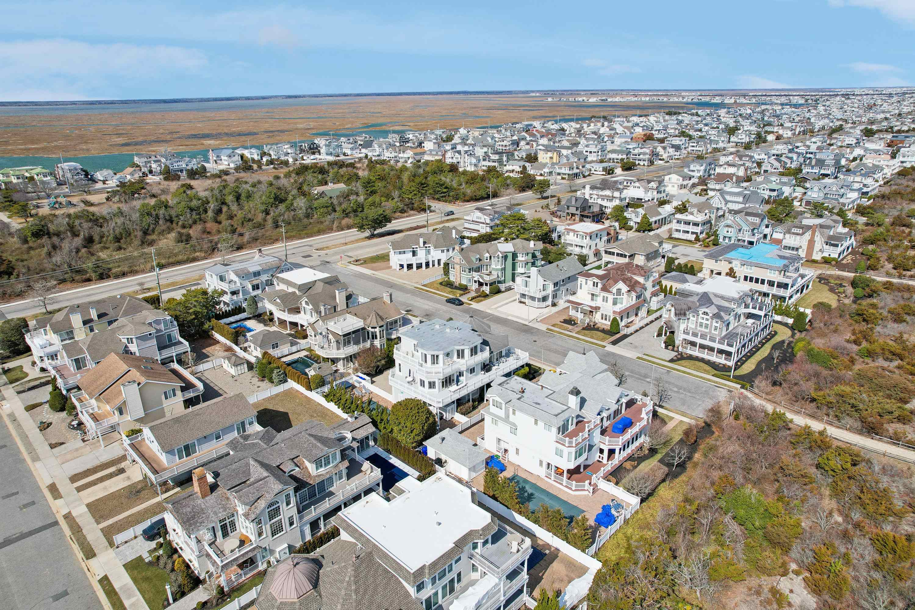 https://cdnparap40.paragonrels.com/ParagonImages/Property/P4/CAPEMAY/250678/6/0/0/be01da846b27eac10968e97a6dd250eb/1/1f0316445f1d4a4ecbff31827a270715/250678-f585302c-978d-4871-94e3-bc9fa9b94a32.JPG