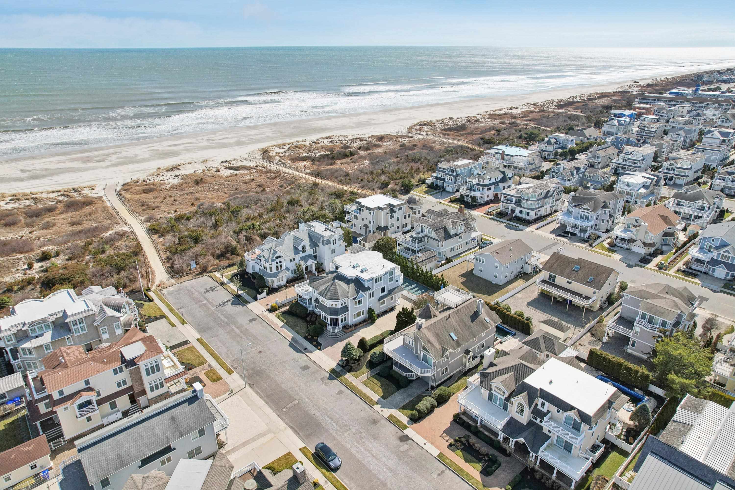https://cdnparap40.paragonrels.com/ParagonImages/Property/P4/CAPEMAY/250678/9/0/0/7b071279d60e19c3717e108b5f8ac1ef/1/1f0316445f1d4a4ecbff31827a270715/250678-3a7e1482-1af1-4f0e-a153-ab010b55666d.JPG