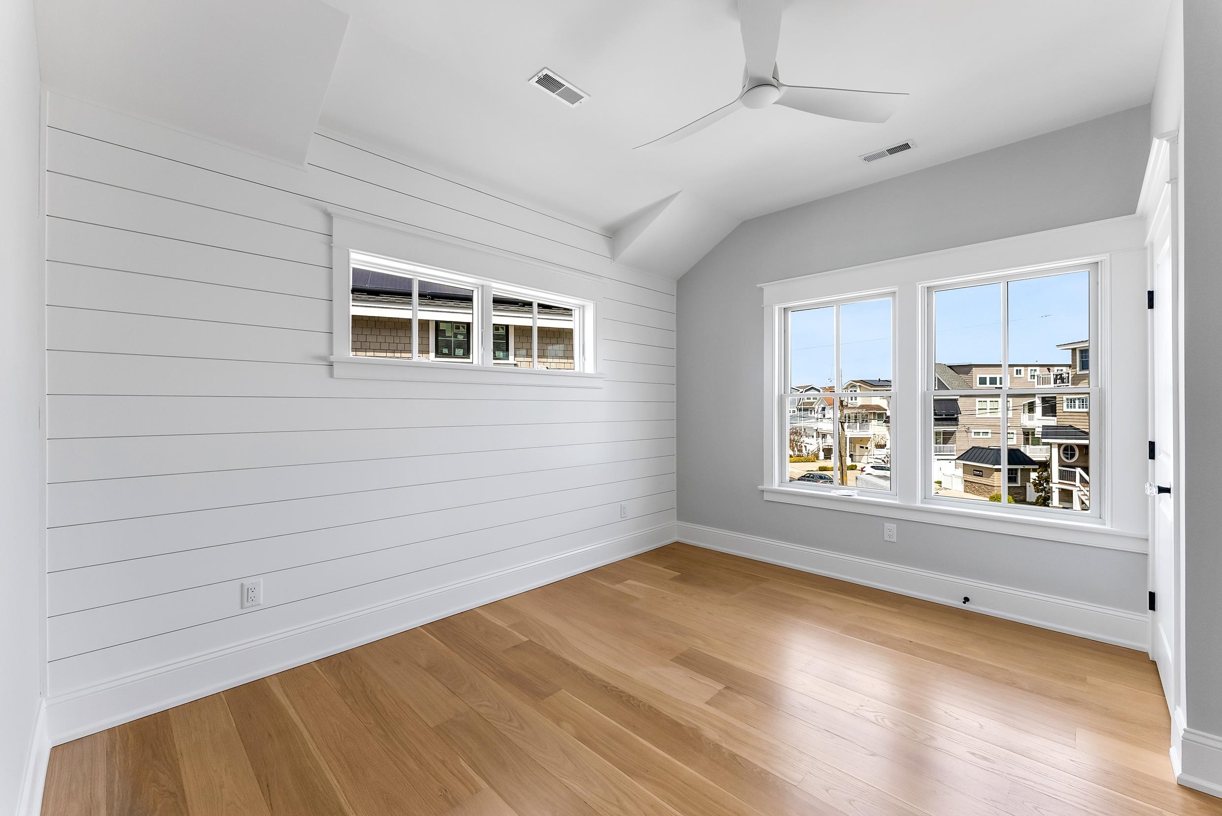2205 Harbor Avenue - Picture 25