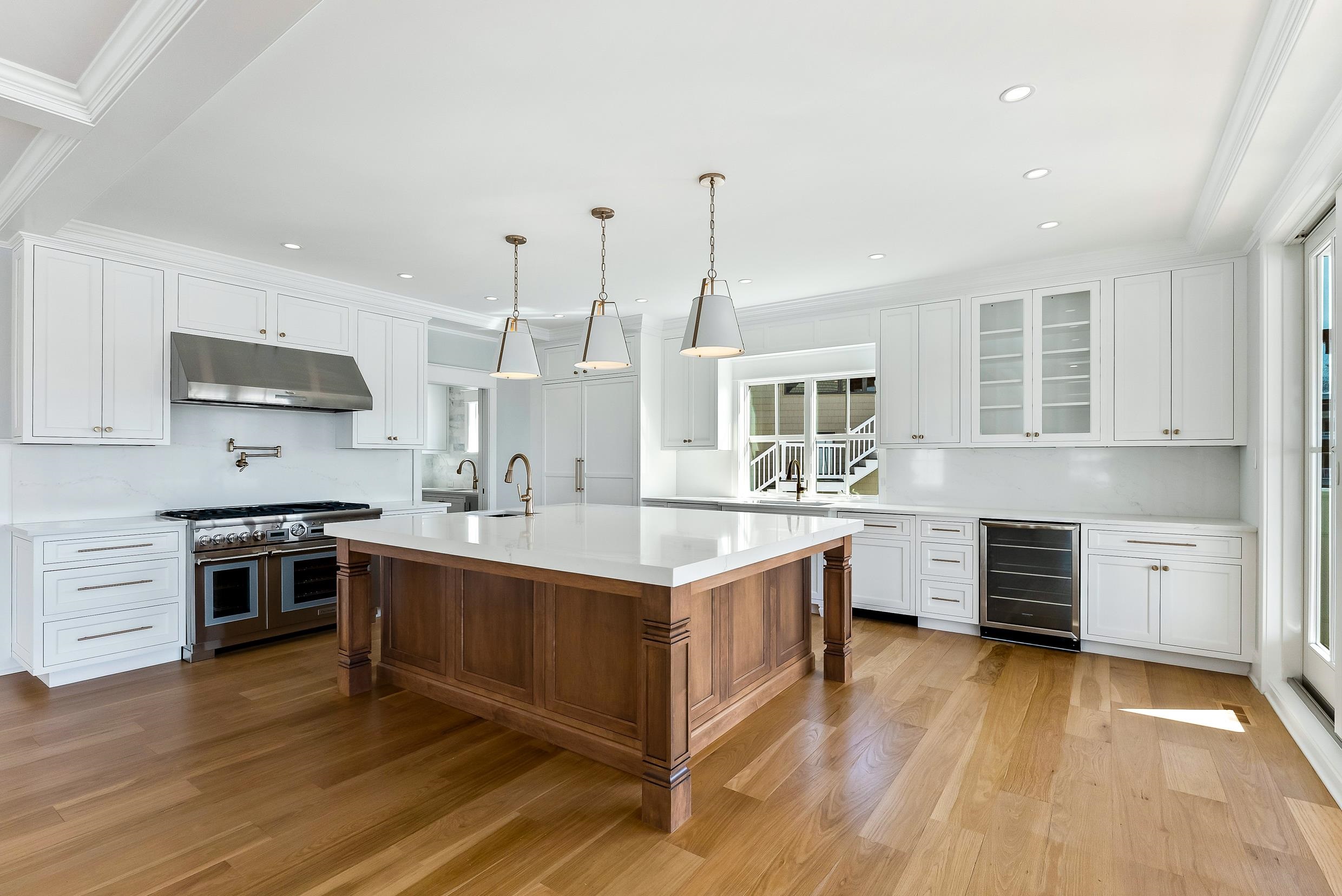 2205 Harbor Avenue - Picture 5