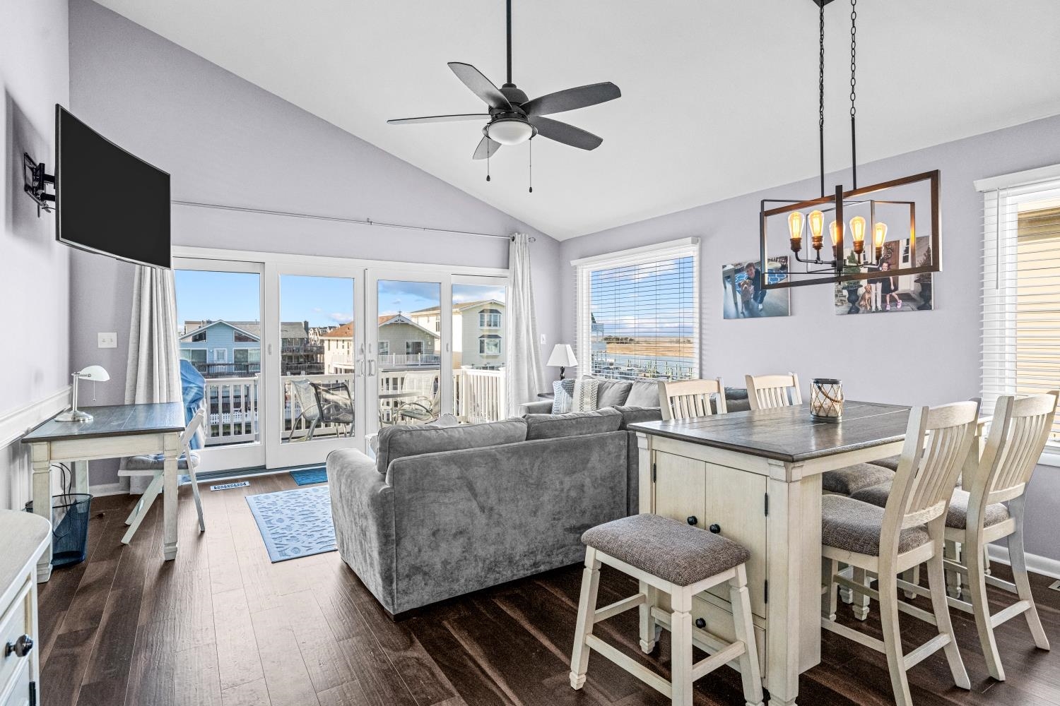 2048 Ocean Drive - Picture 15