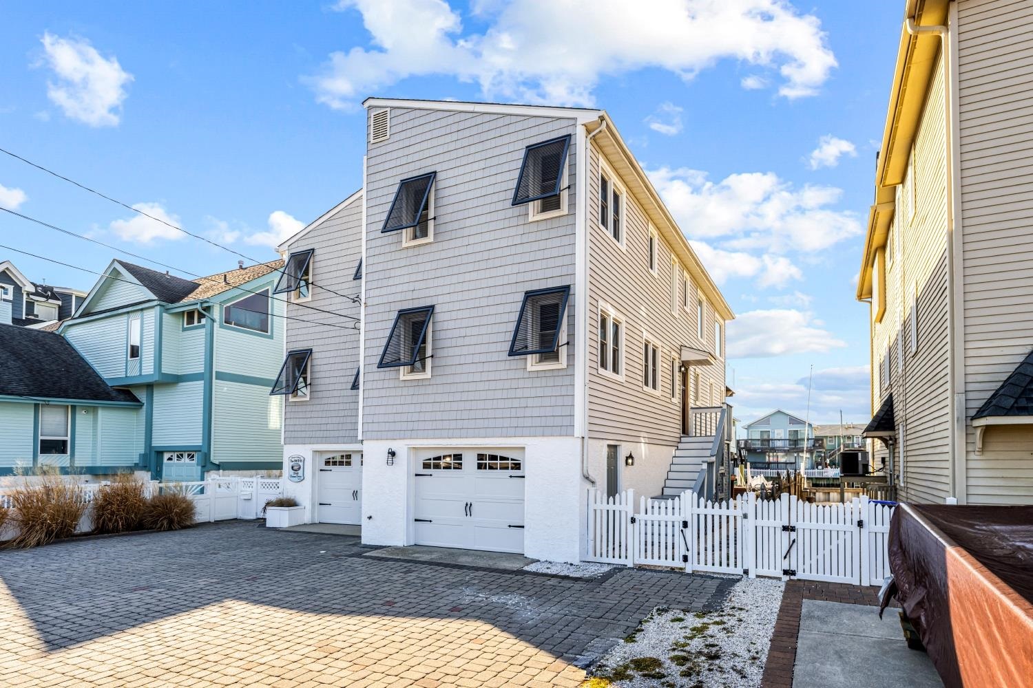 2048 Ocean Drive - Picture 34