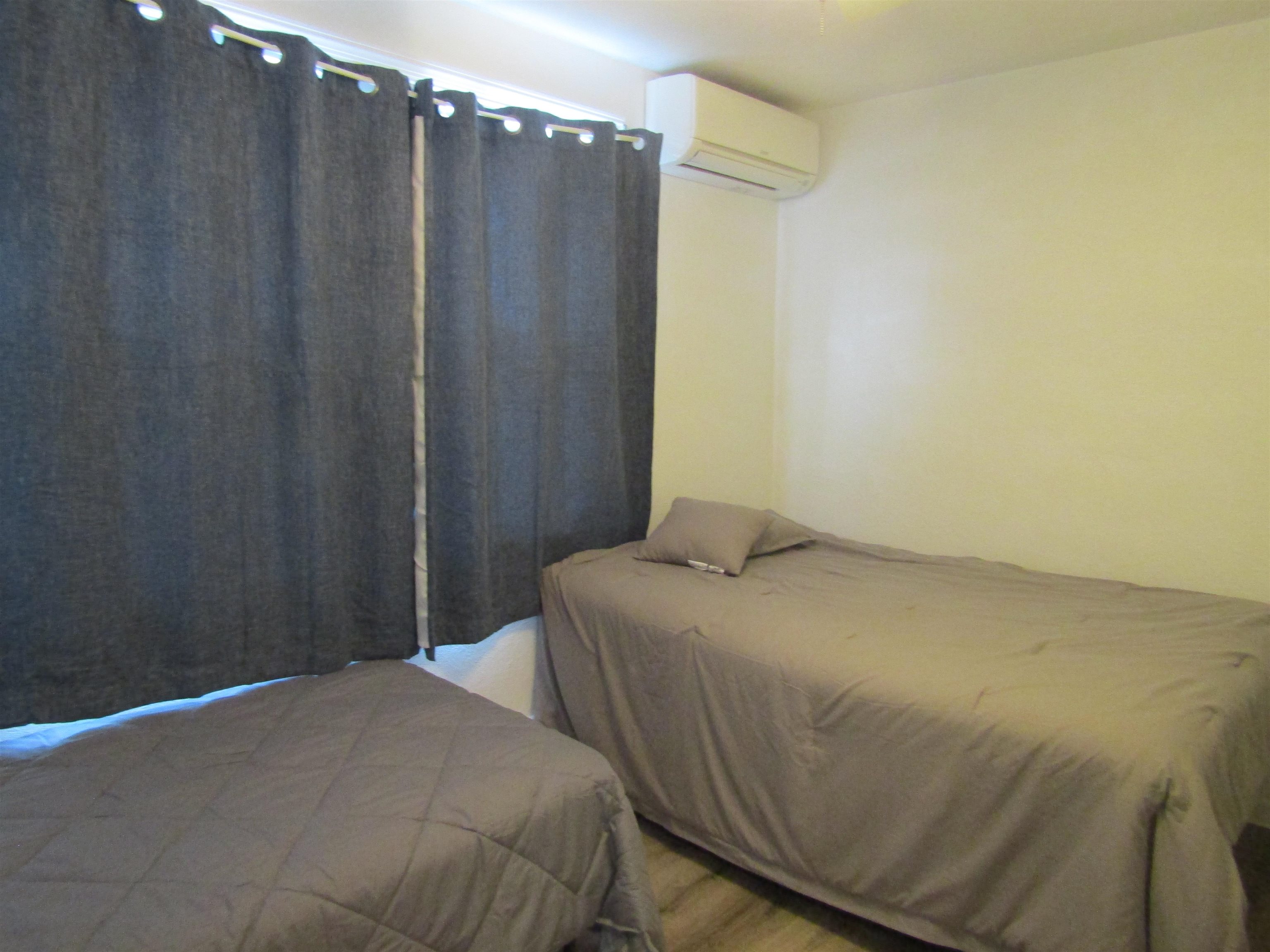 301 E Crocus