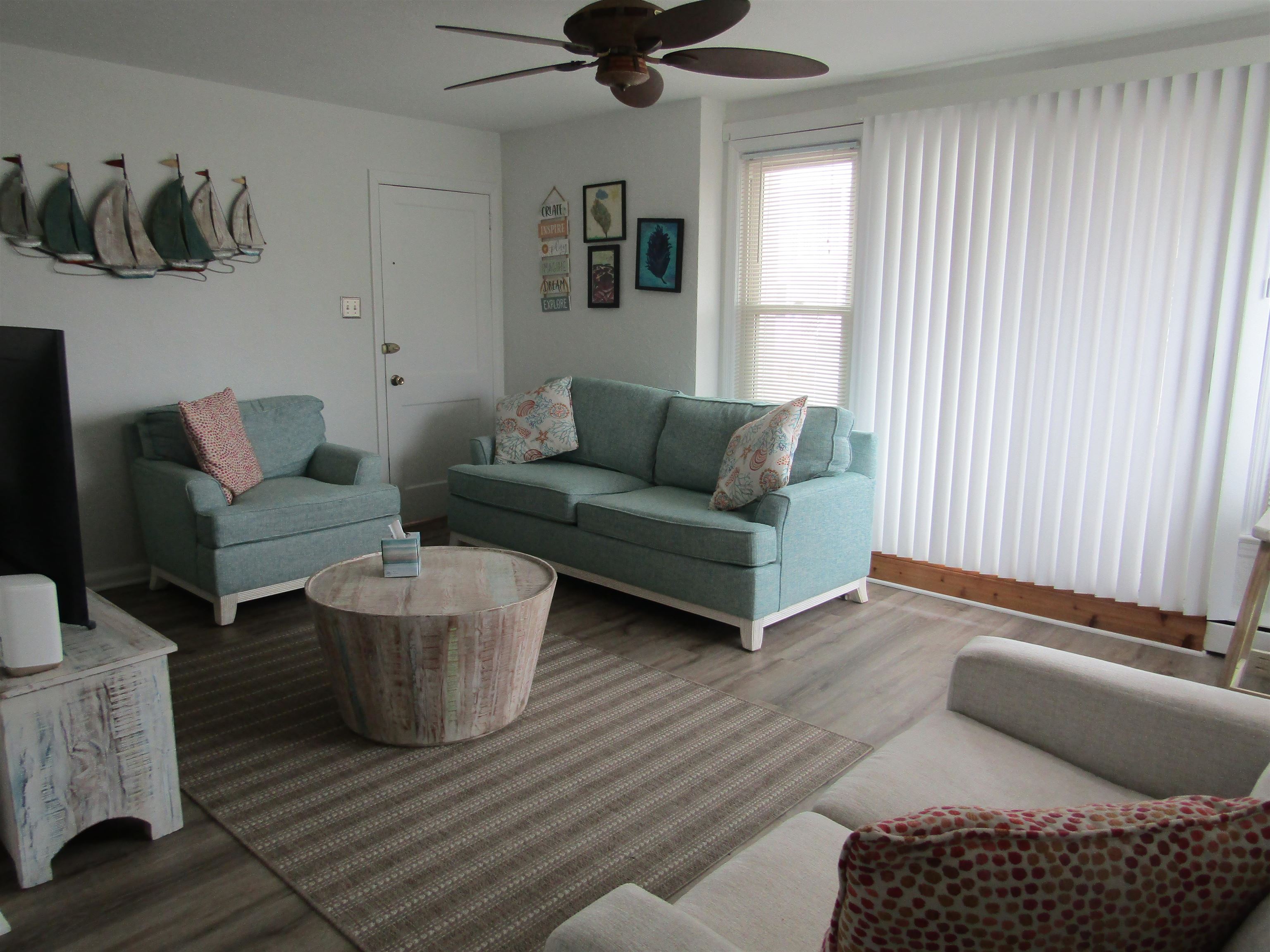 301 E Crocus