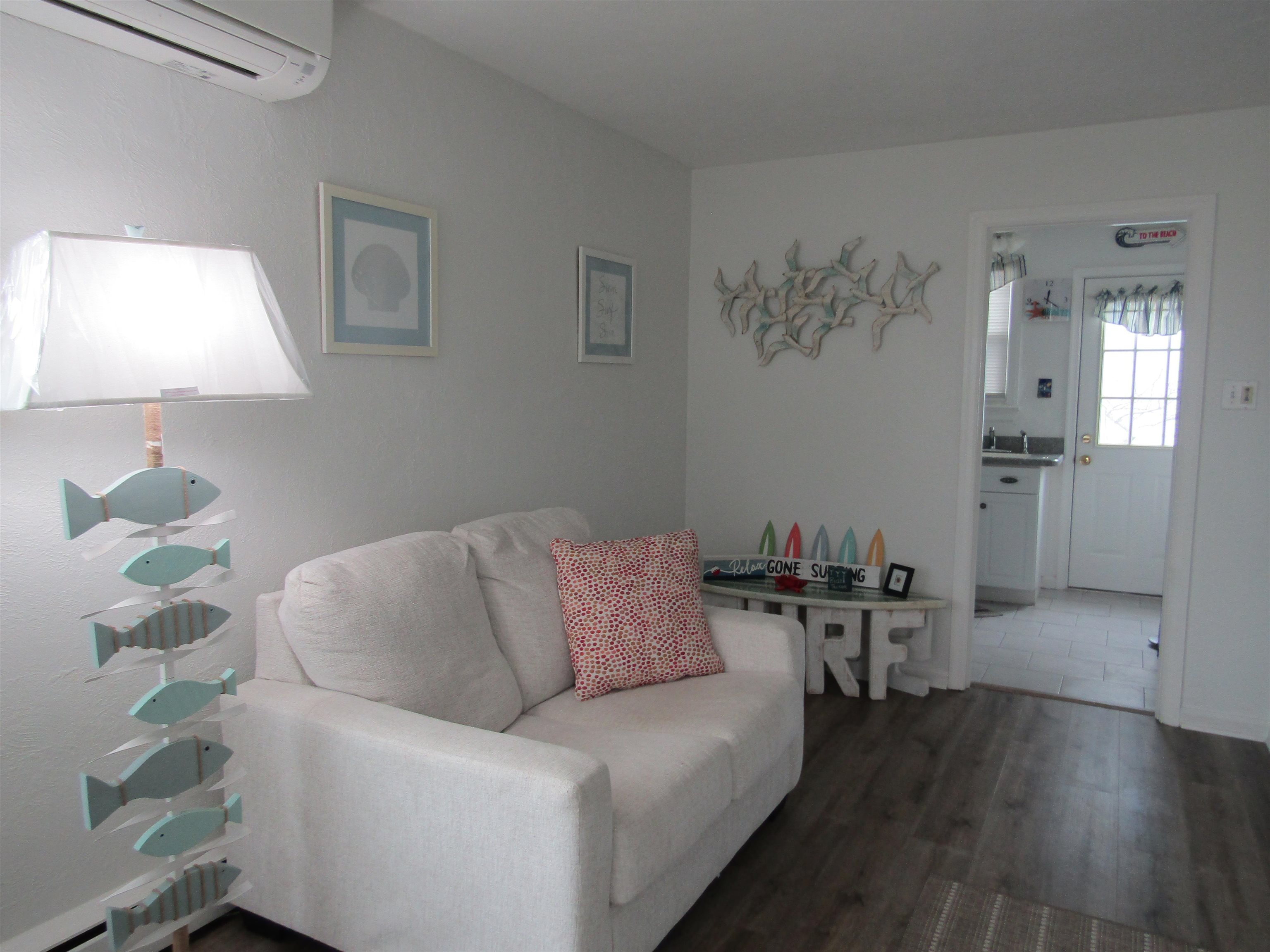 301 E Crocus
