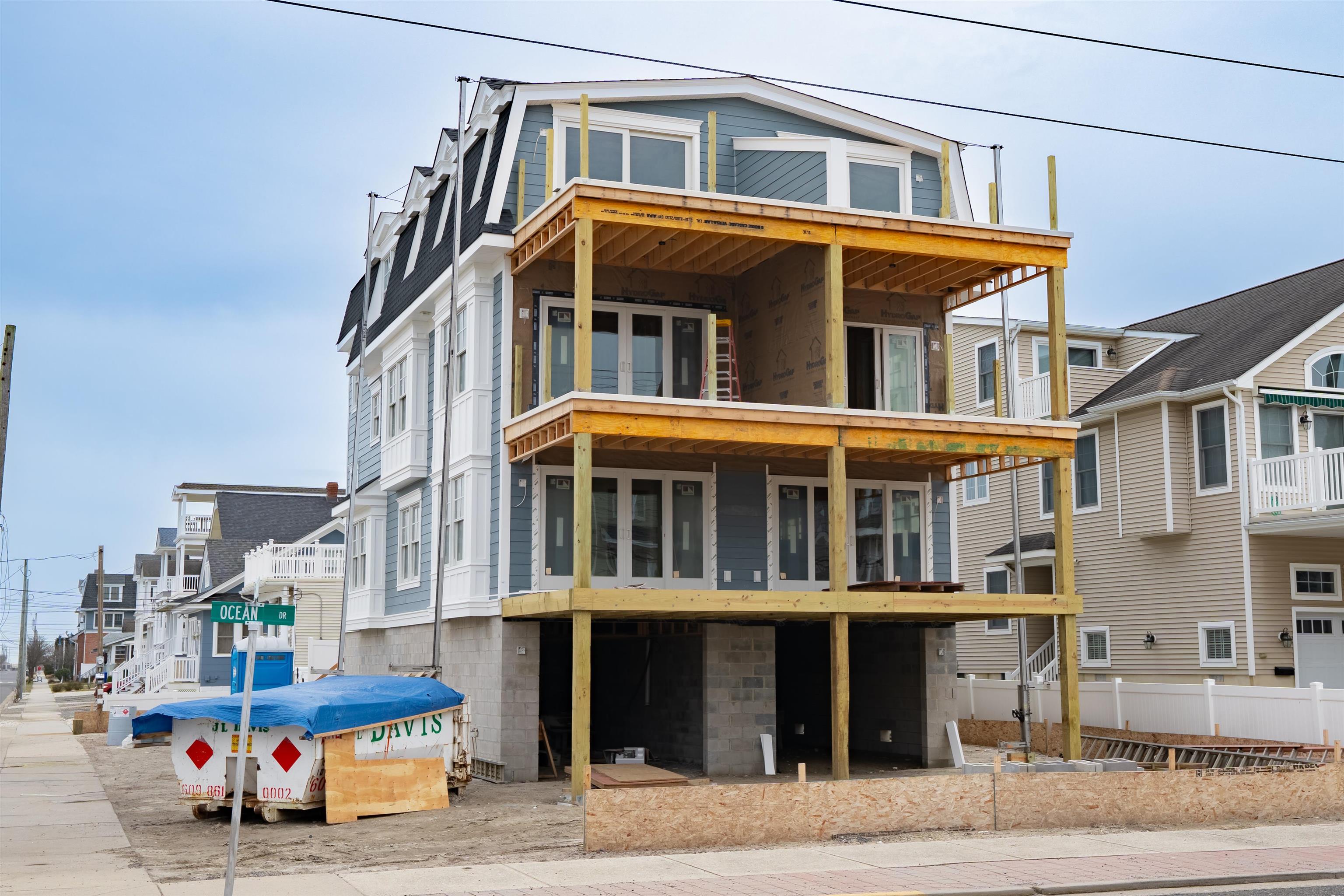 2311 Ocean Drive - Picture 2
