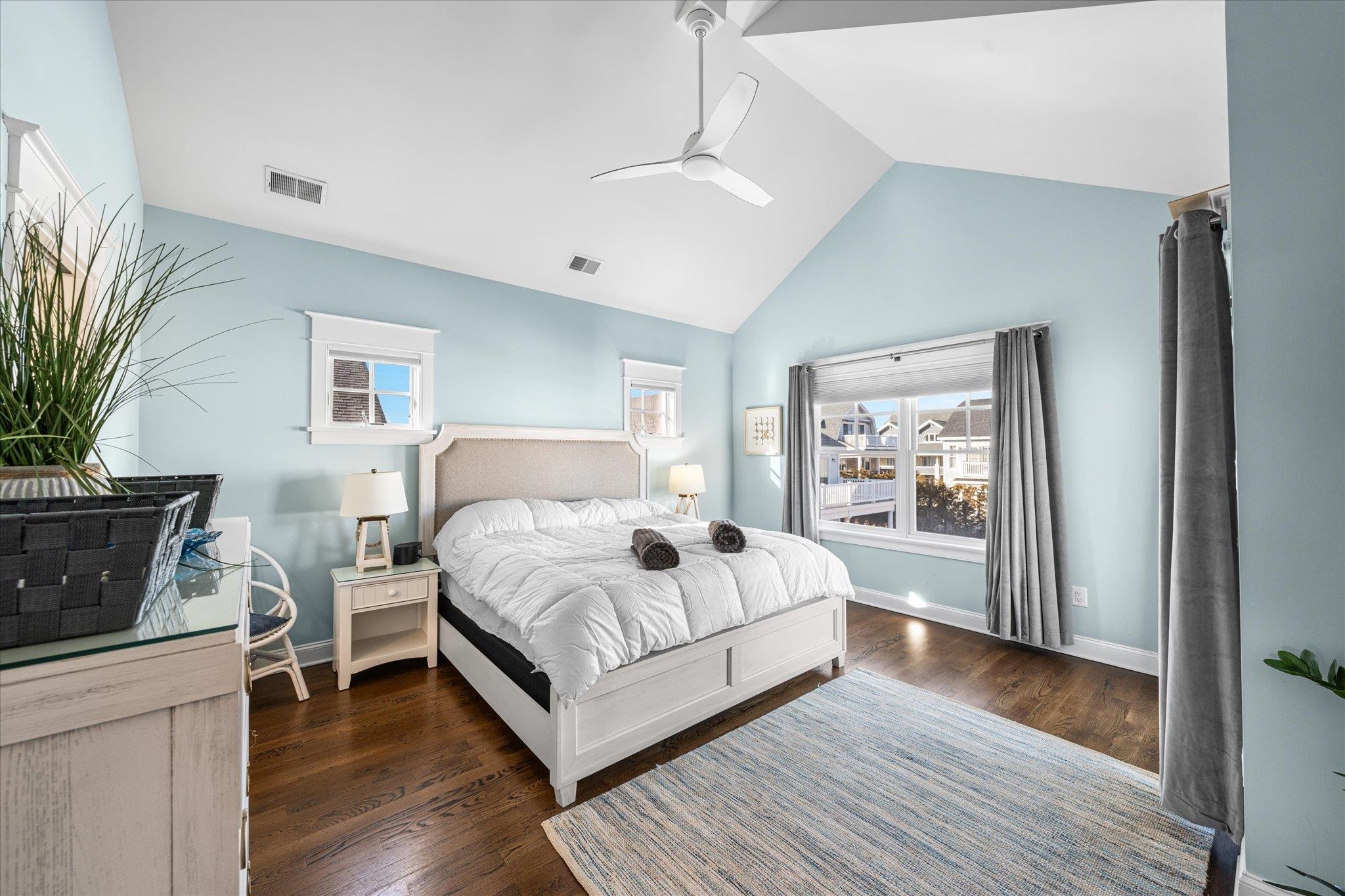 https://cdnparap40.paragonrels.com/ParagonImages/Property/P4/CAPEMAY/250772/13/0/0/ce97c681f959cb289dbc2331f5585789/1/817c353ff381a269f51c1397d17d0234/250772-57529bfa-f04f-4e35-9415-1dd0b5ea1769.JPG