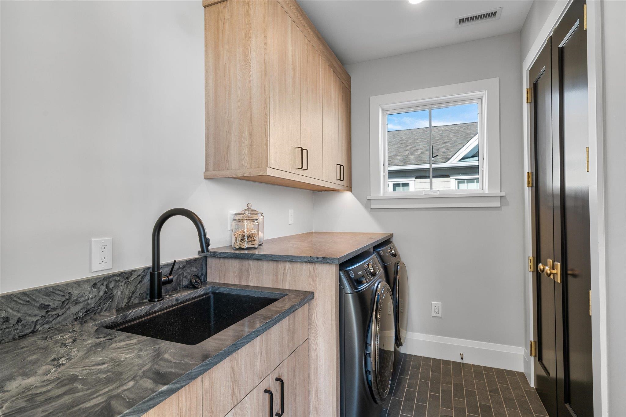 https://cdnparap40.paragonrels.com/ParagonImages/Property/P4/CAPEMAY/250821/18/0/0/b16ed7b10a1e02693e77473f05a40257/1/d893cc1a784407b3d928013a15699358/250821-ab7f963f-08cf-4121-87f1-2fde73ec36e7.JPG