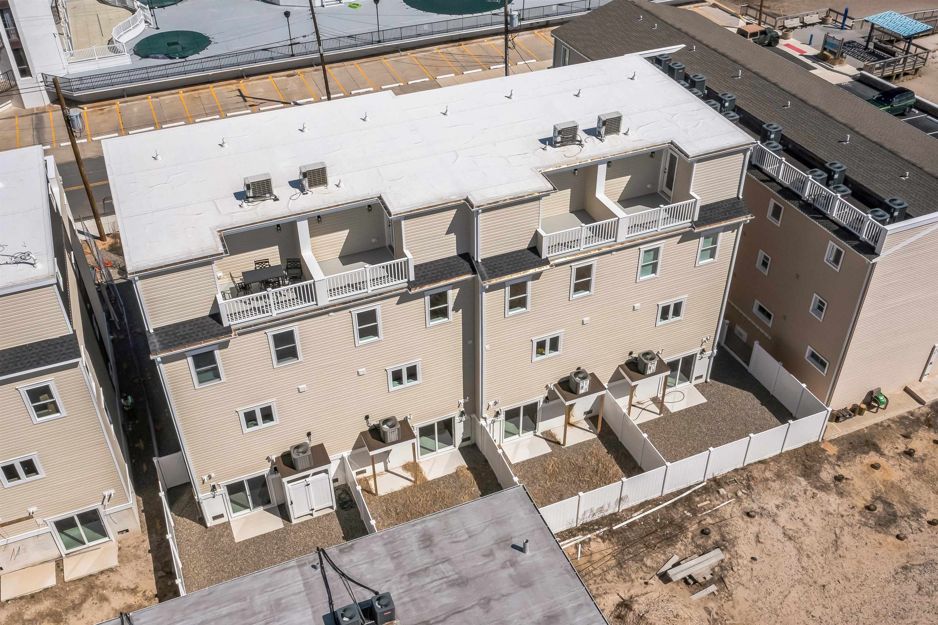 418-420 E Farragut Road