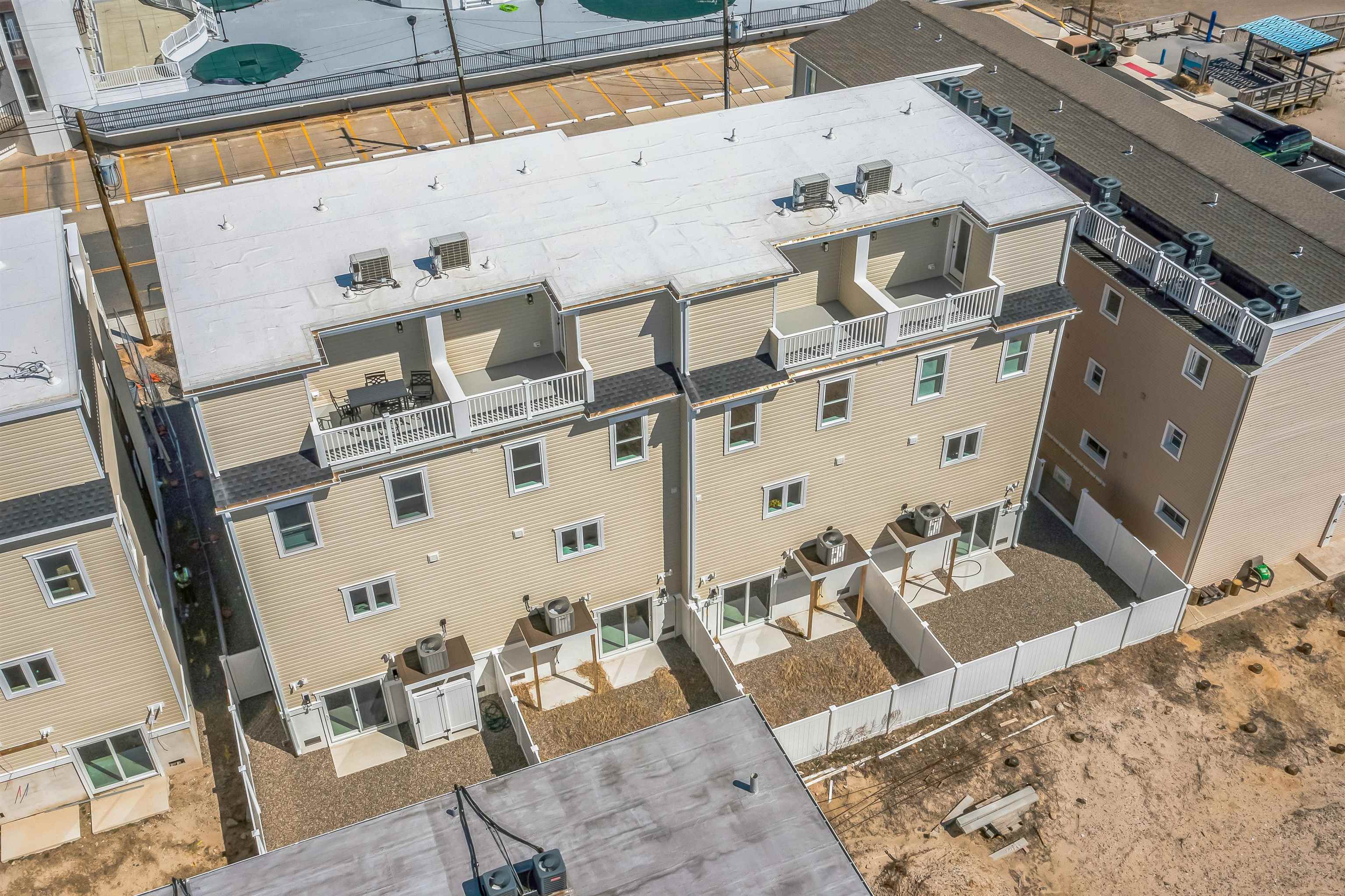 418-420 E Farragut Road