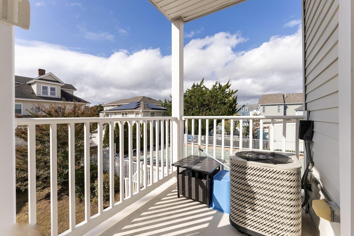 122 W Wisteria Road