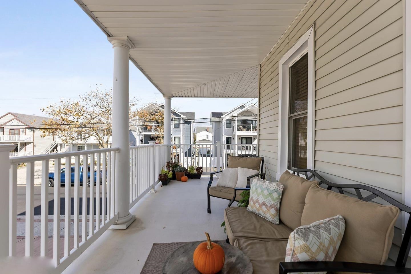 122 W Wisteria Road