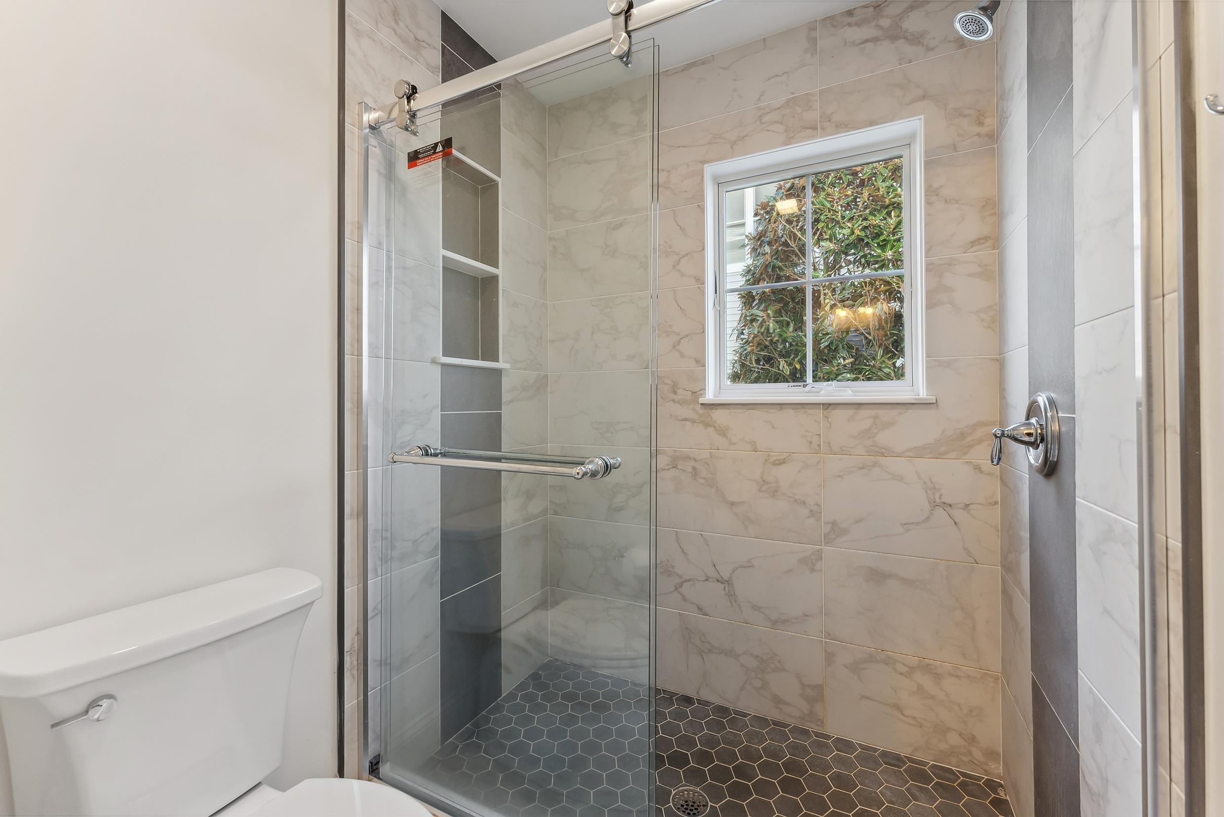 149 10th Street - Picture 9