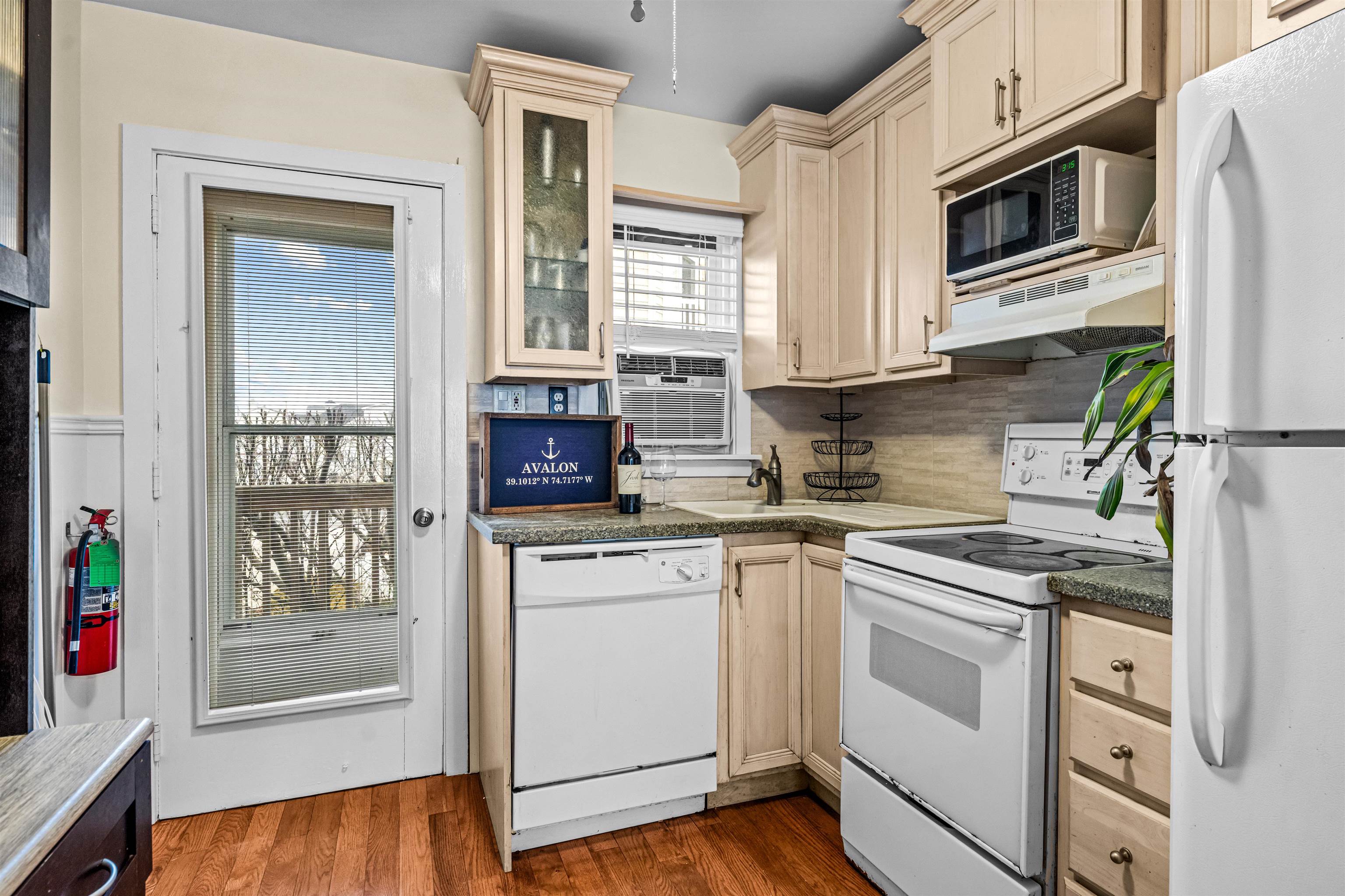 29 E 28th Street - Picture 6
