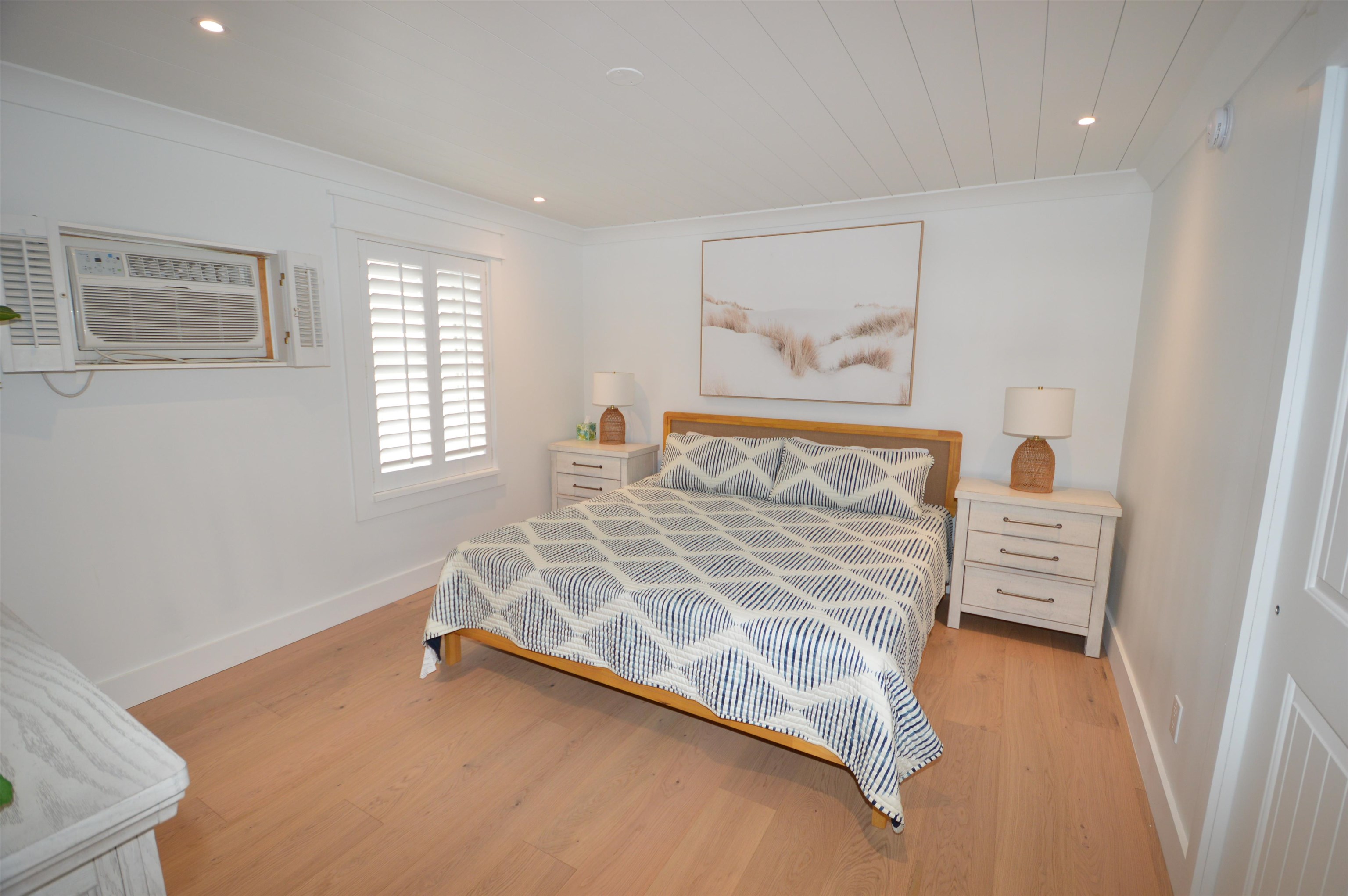 https://cdnparap40.paragonrels.com/ParagonImages/Property/P4/CAPEMAY/250895/11/0/0/df25333e162bc83f9b56669a19ef33f9/1/692a82807c31a81f0924c85d8375fe72/250895-61e0f48d-650e-466d-9e5d-a6d6df656064.JPG