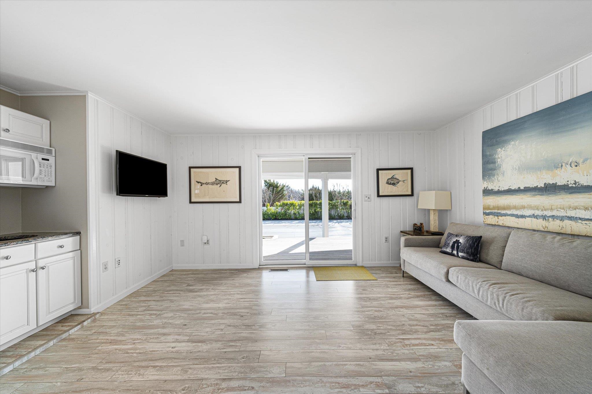 https://cdnparap40.paragonrels.com/ParagonImages/Property/P4/CAPEMAY/250936/5/0/0/9c5e8e9087c5bac8ffabb858607517f3/1/953593c6a0bdfb4fb211a9bf4a662a41/250936-408d4247-2d8d-4772-bcc6-5cafa3b5d614.JPG