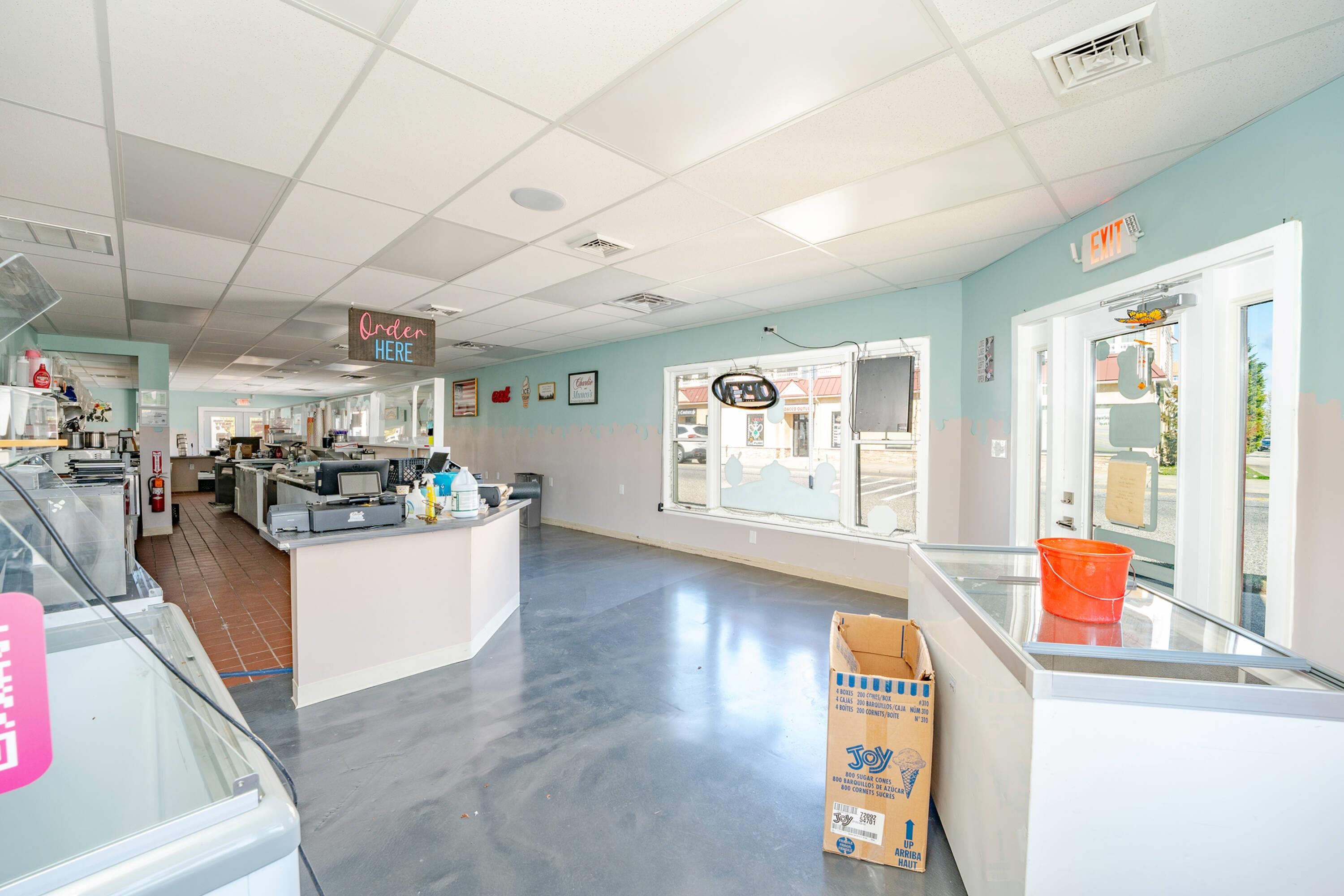 100 E 6th Avenue