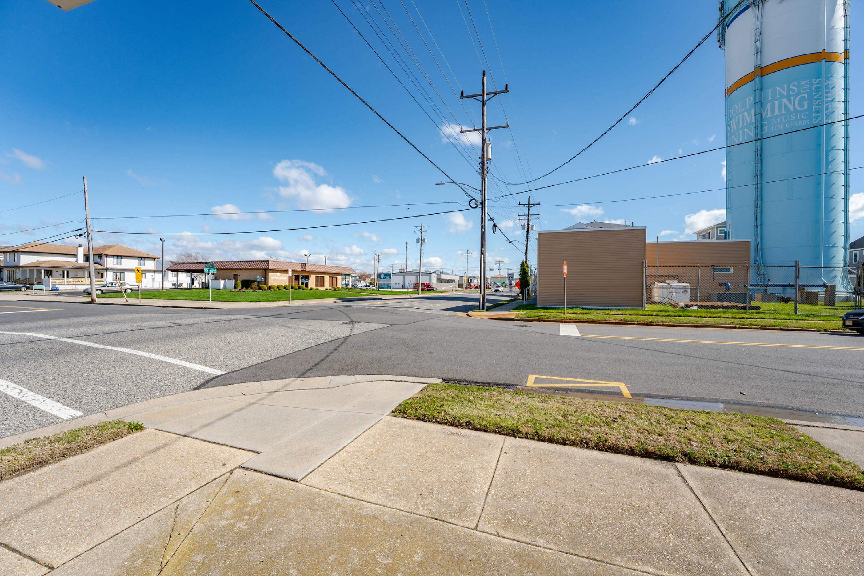 100 E 6th Avenue