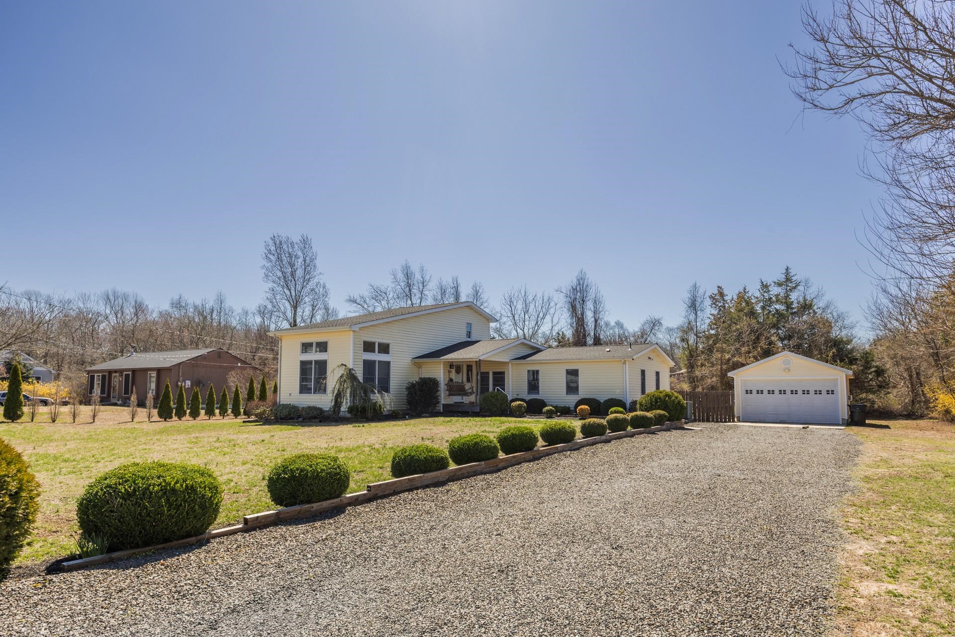 90 Schoolhouse Lane - Tuckahoe