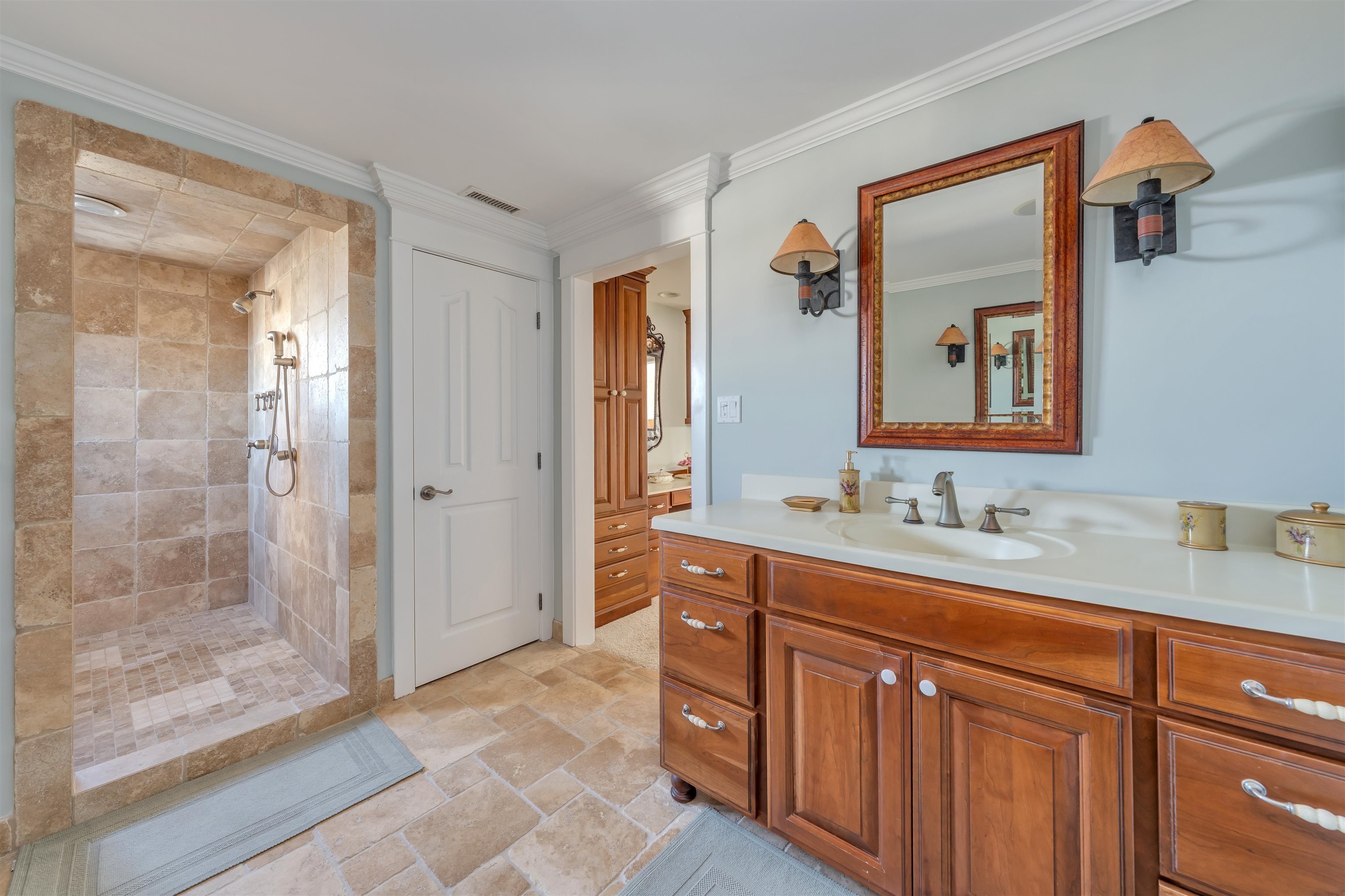 56 E 22nd Street - Picture 27