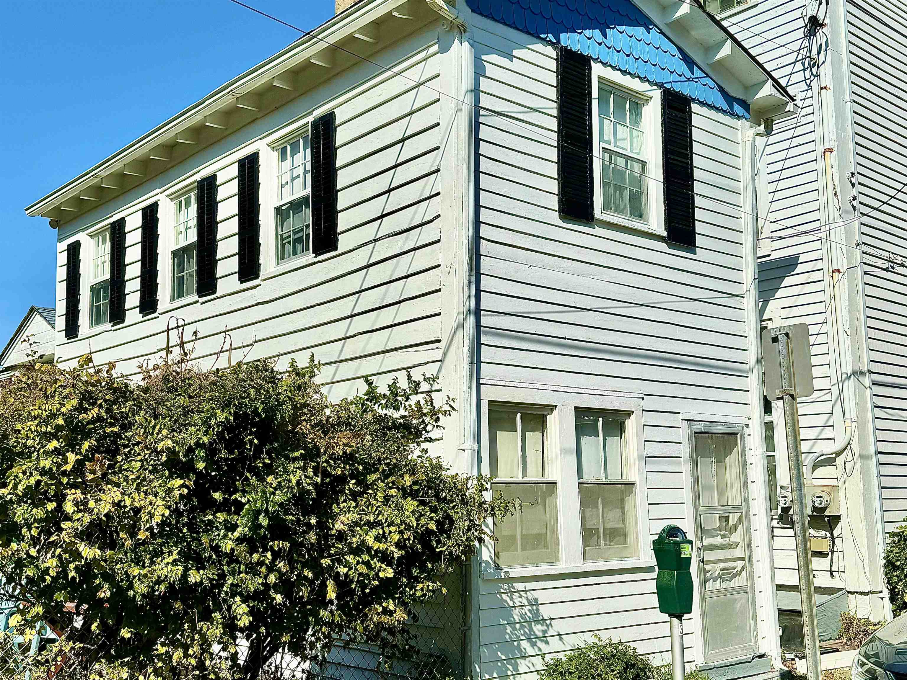 202 Perry Street