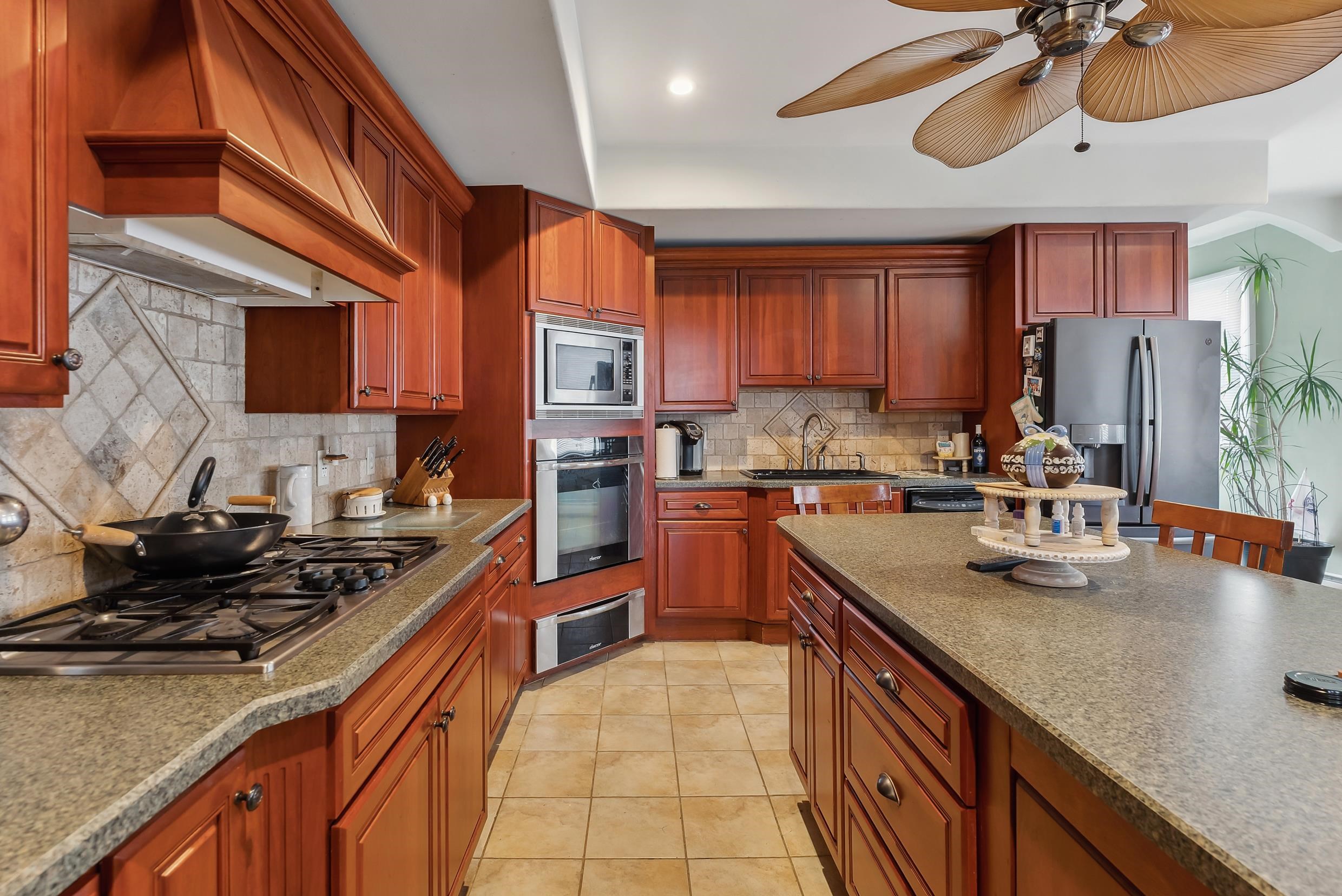 203 W Morning Glory Road