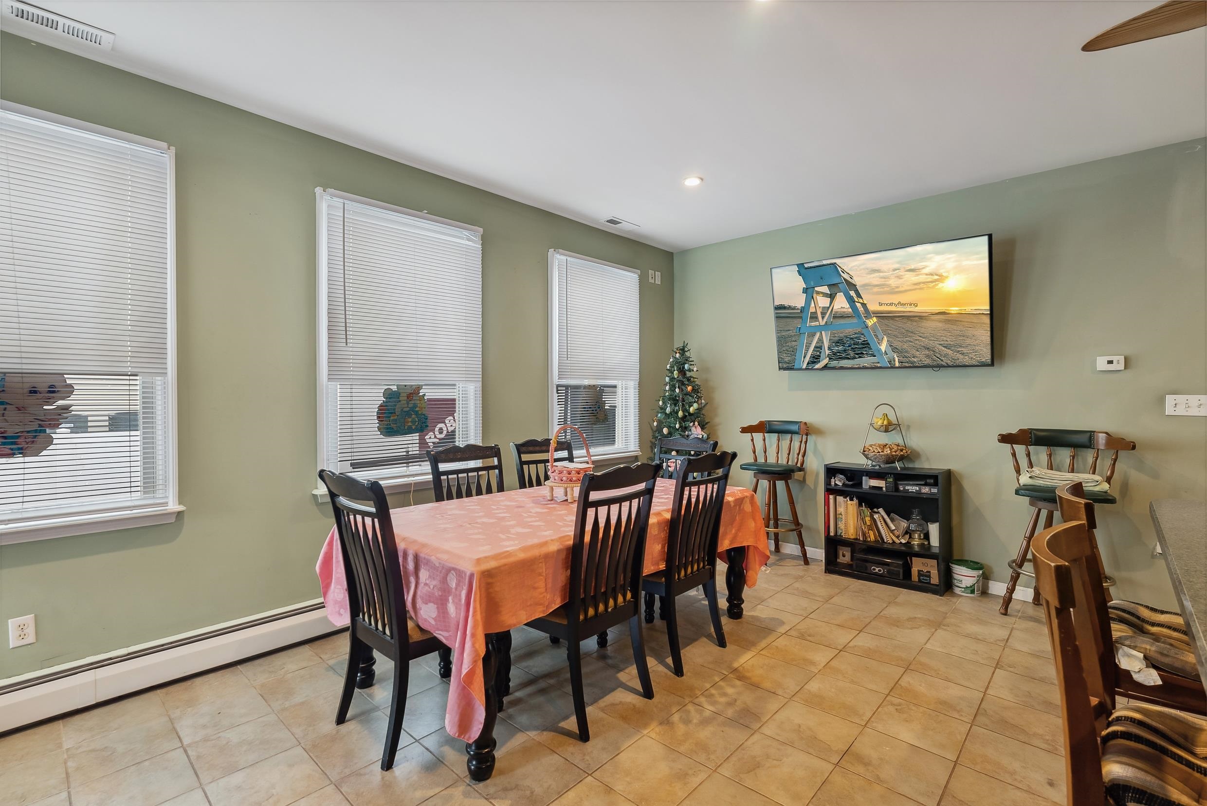 203 W Morning Glory Road