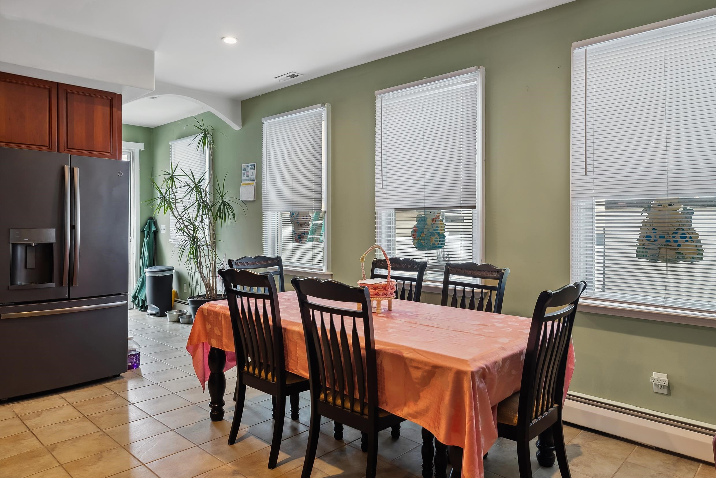 203 W Morning Glory Road