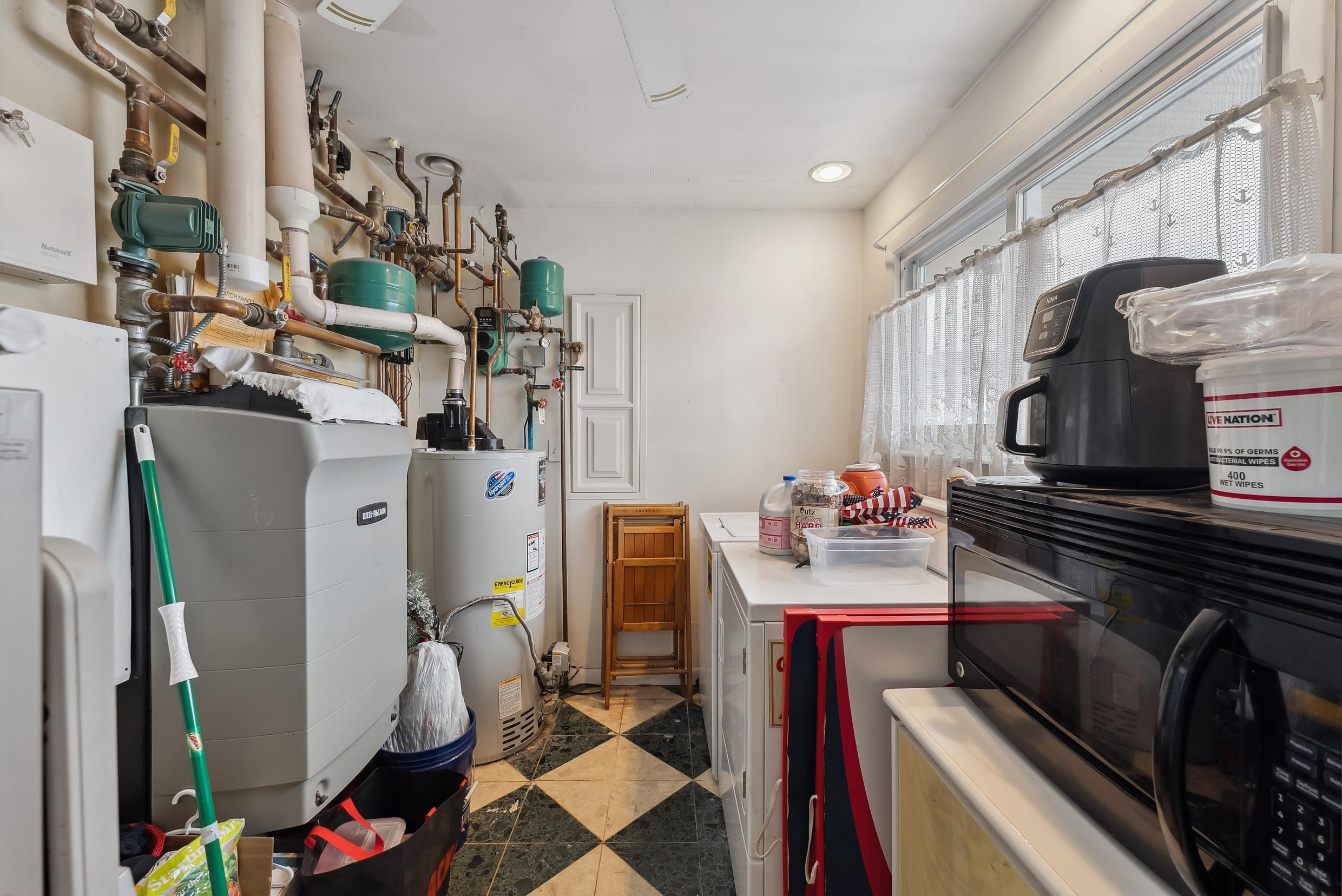 203 W Morning Glory Road