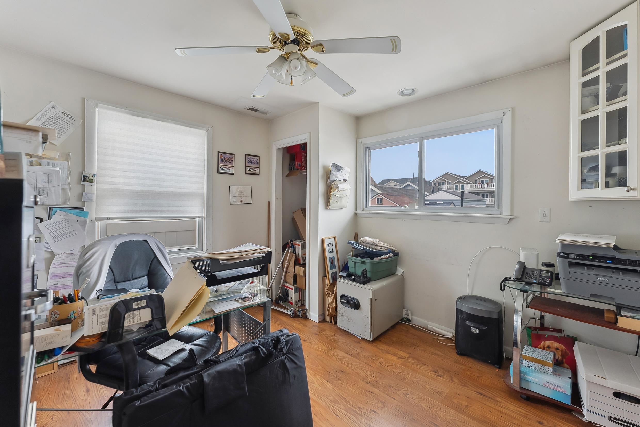 203 W Morning Glory Road