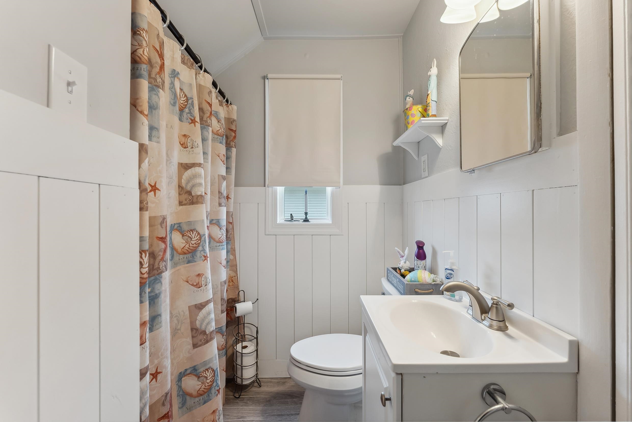 203 W Morning Glory Road