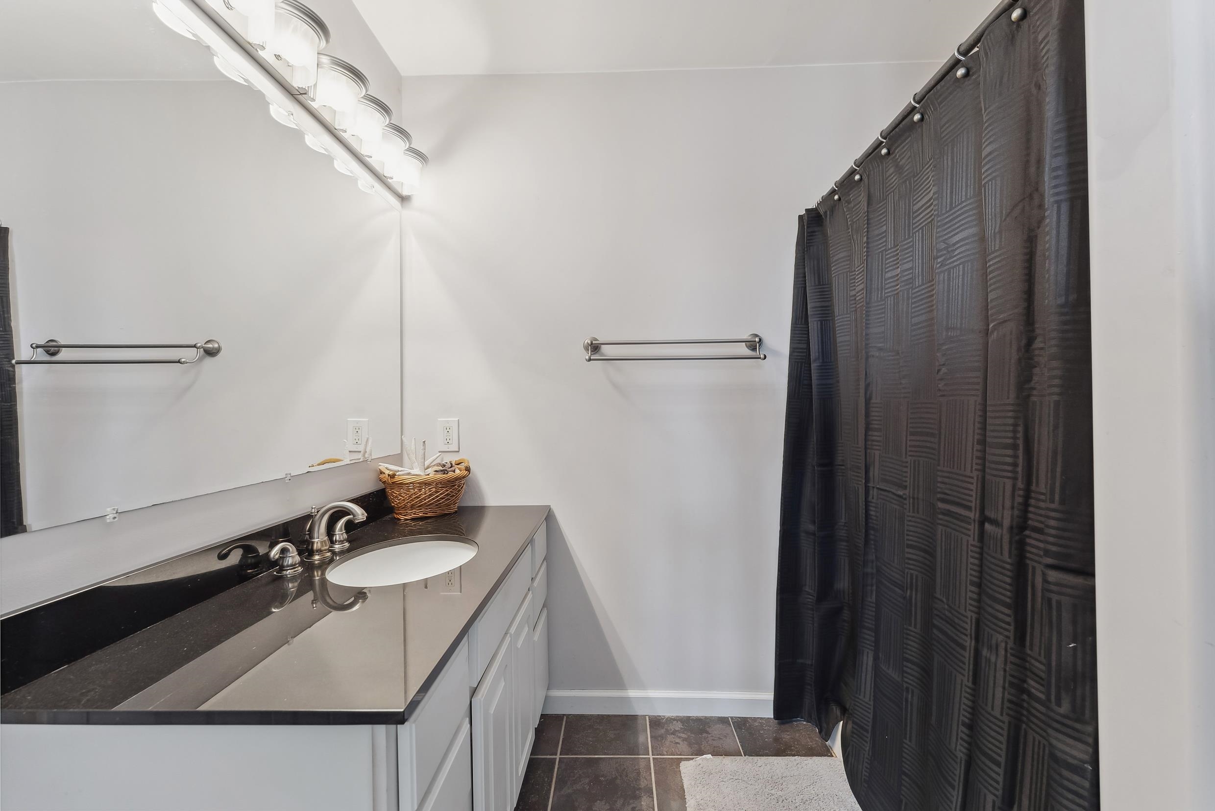 203 W Morning Glory Road - Picture 30