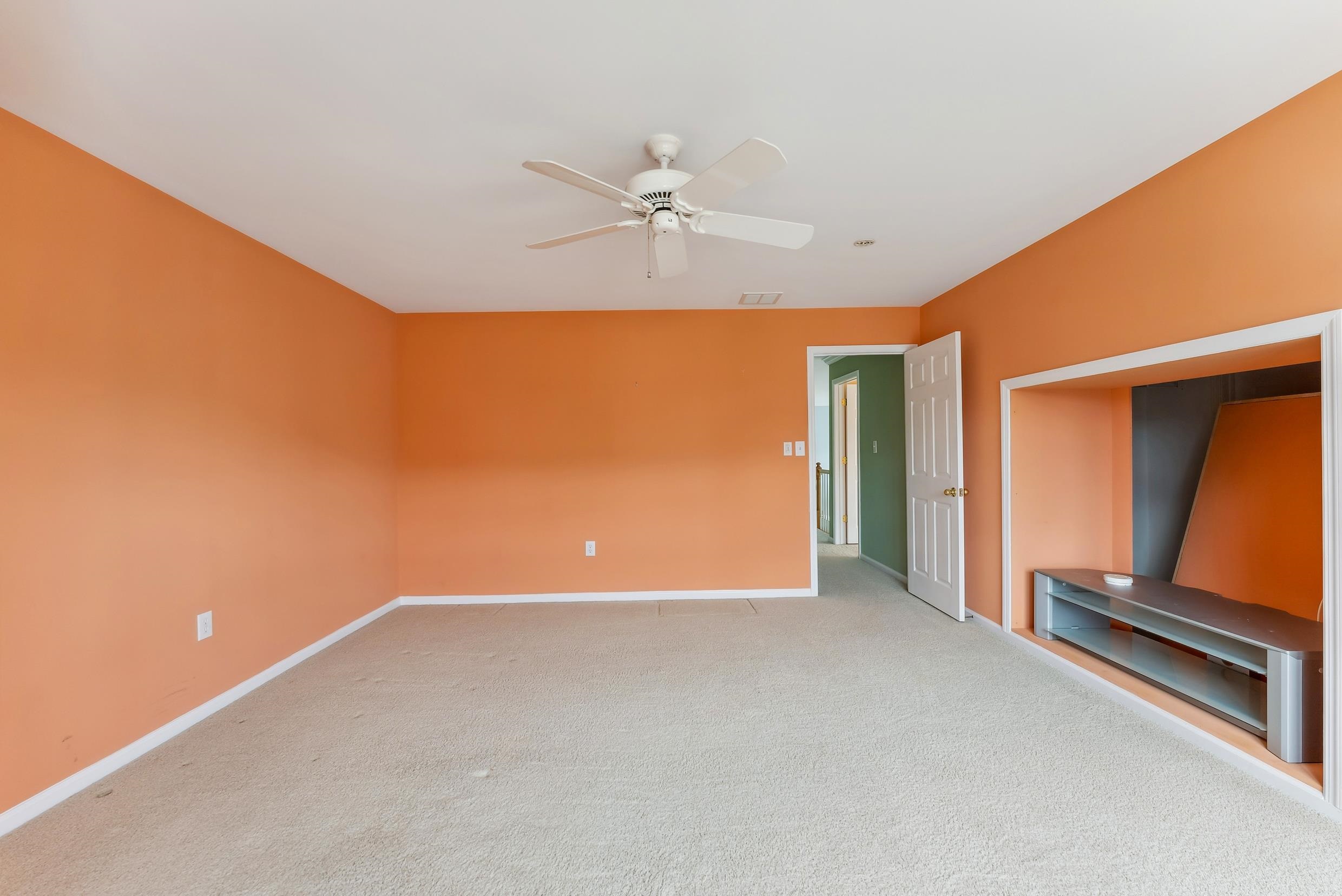 702 Turnberry Court