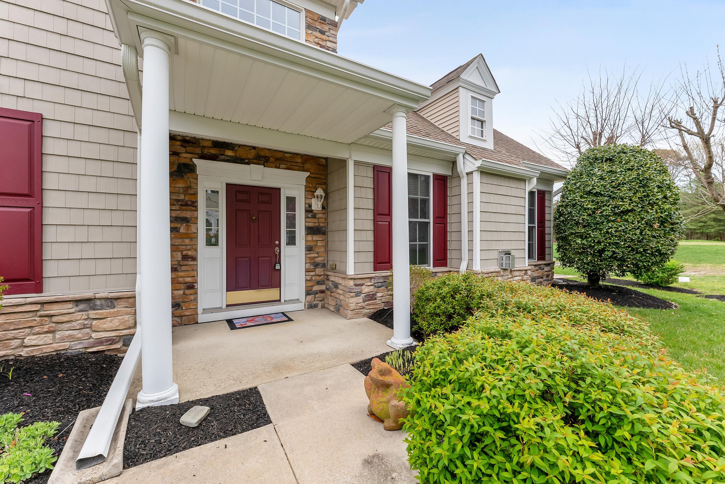 702 Turnberry Court