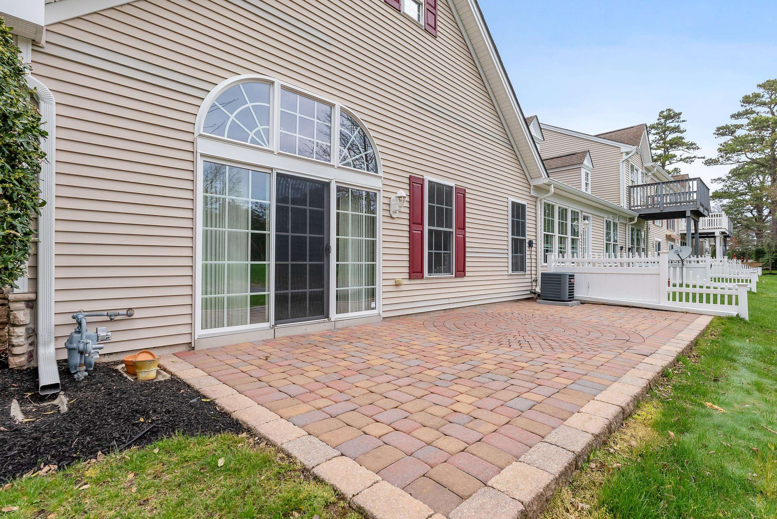 702 Turnberry Court
