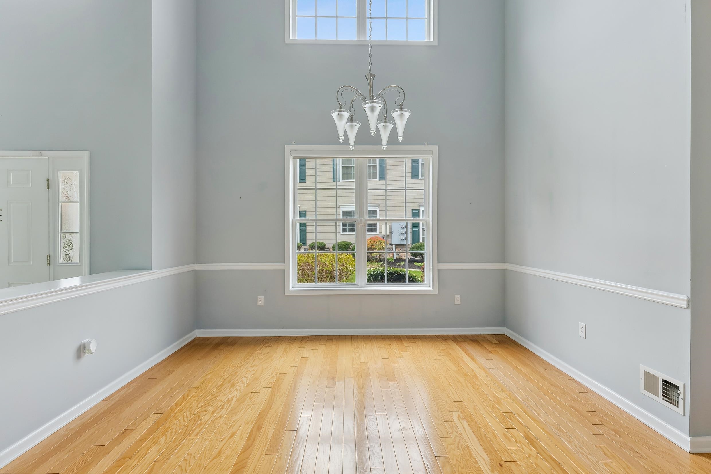 702 Turnberry Court