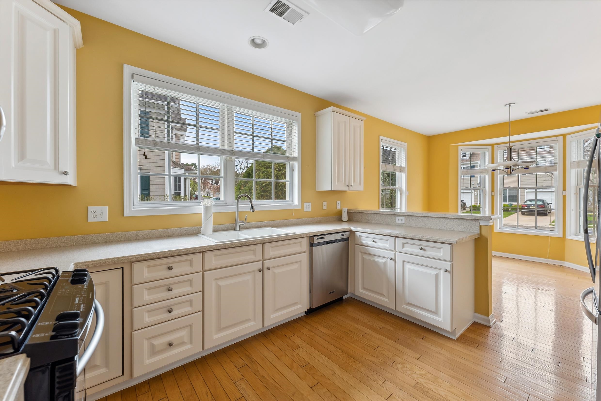 702 Turnberry Court