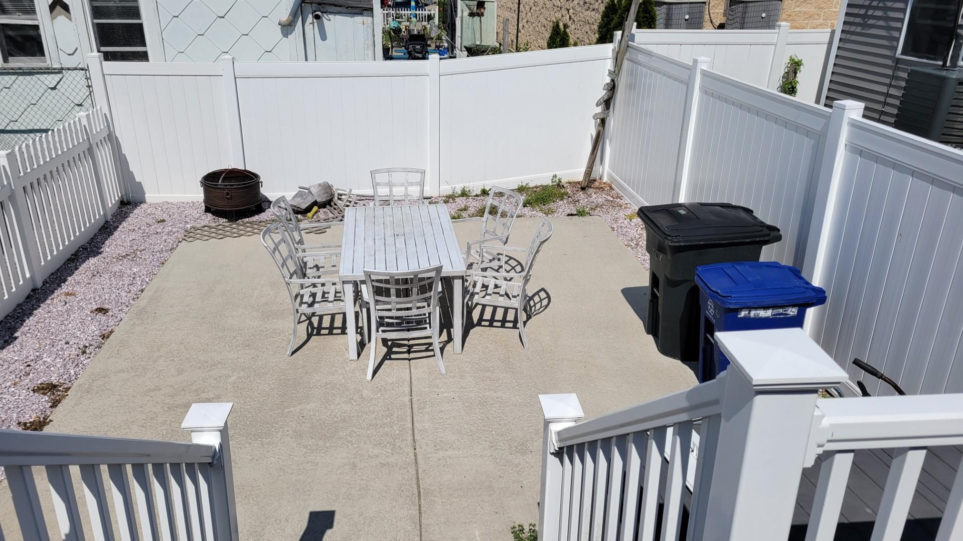 141 E Youngs Avenue