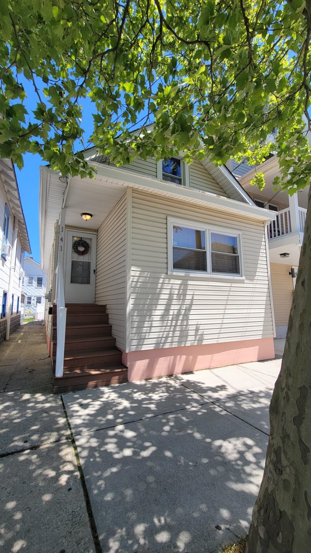 141 E Youngs Avenue