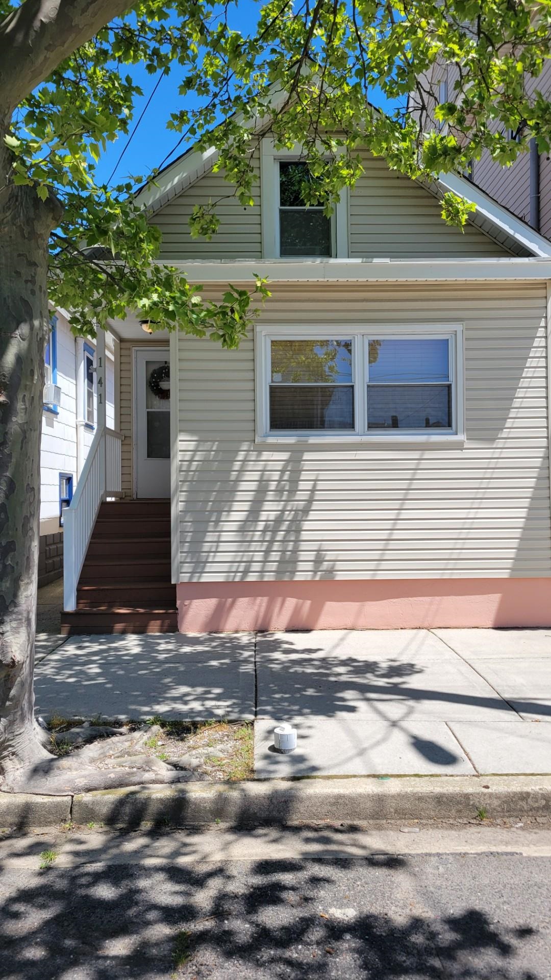 141 E Youngs Avenue