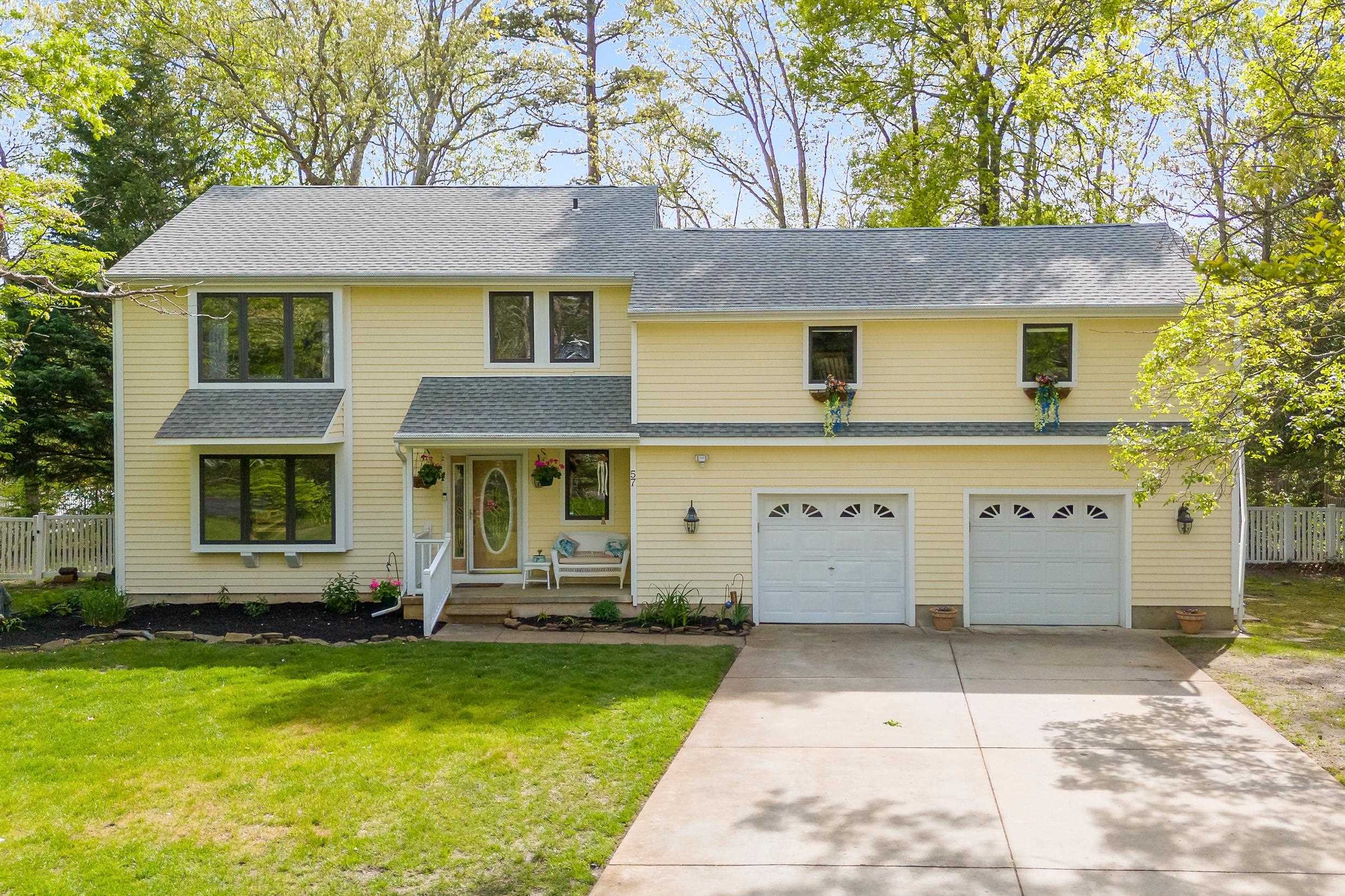 57 Somers Ave - Seaville