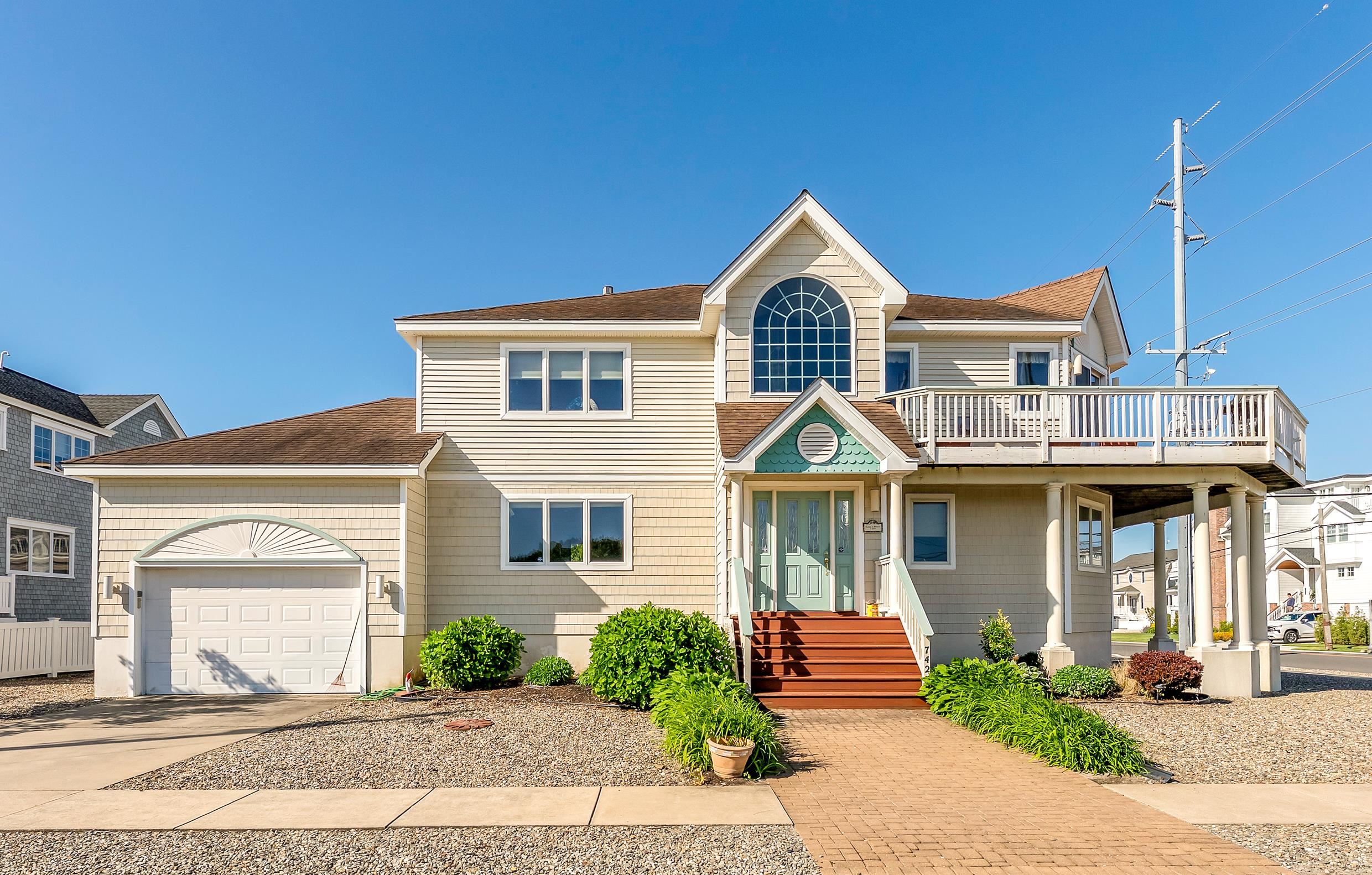 7423 Ocean Drive - Avalon